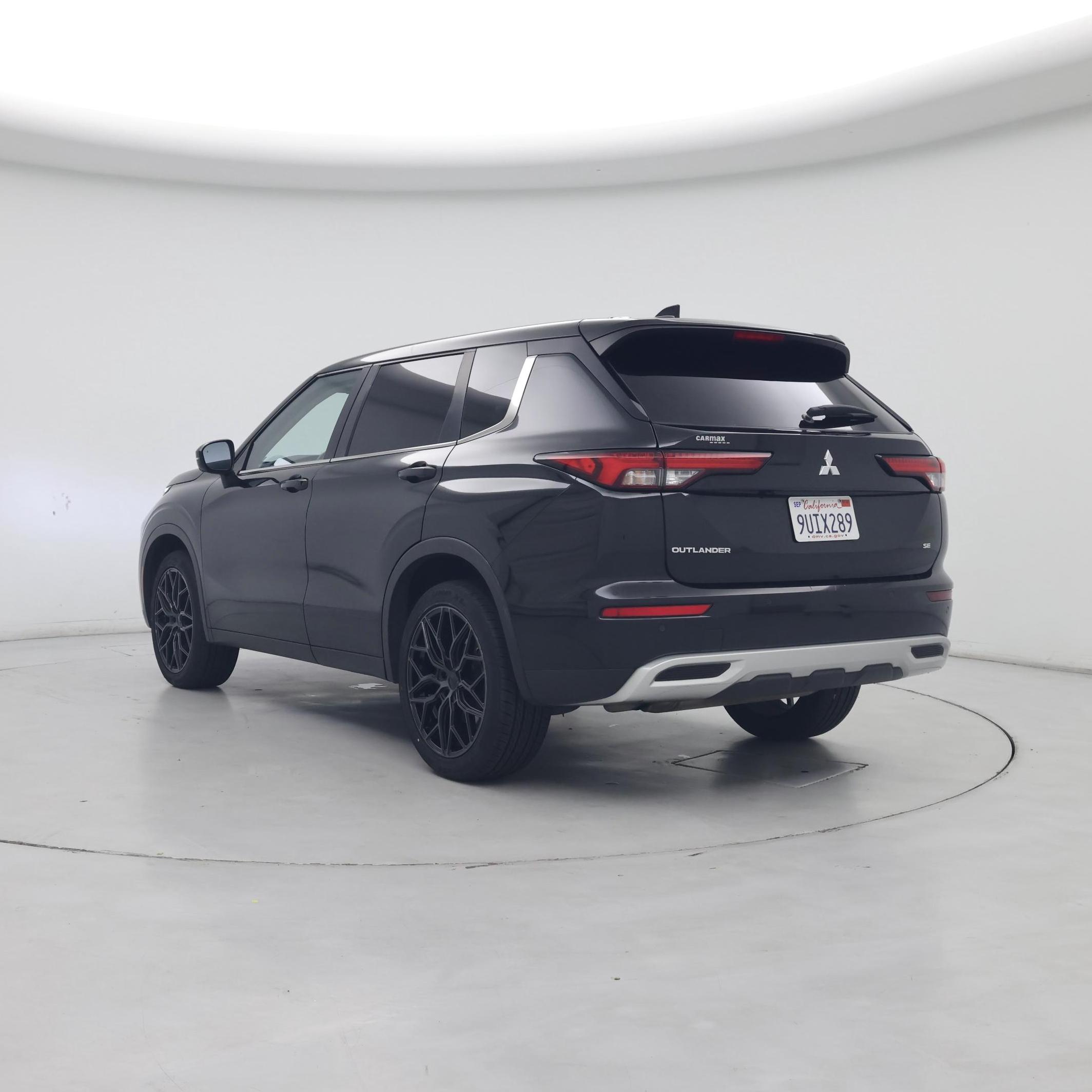 Thumbnail: 2023 Mitsubishi Outlander - 2
