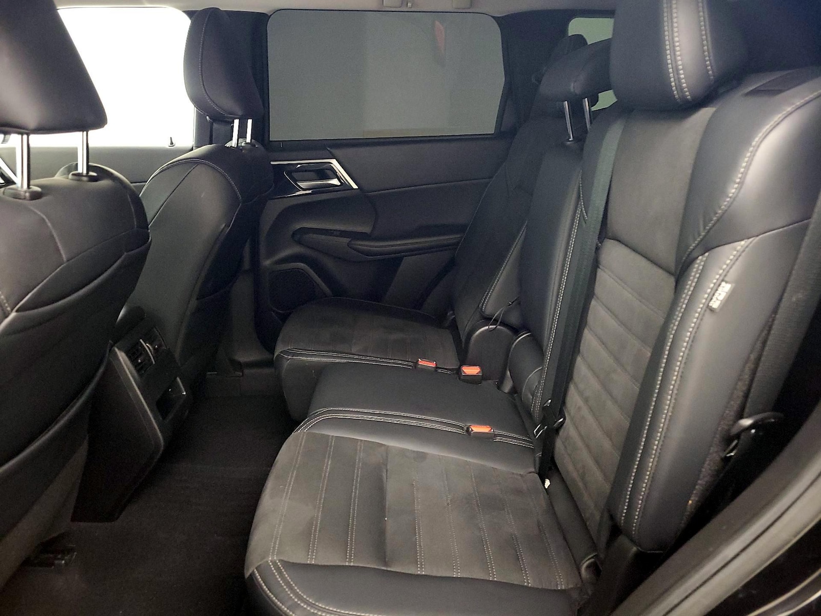 2023 Mitsubishi Outlander SE - Photo 20