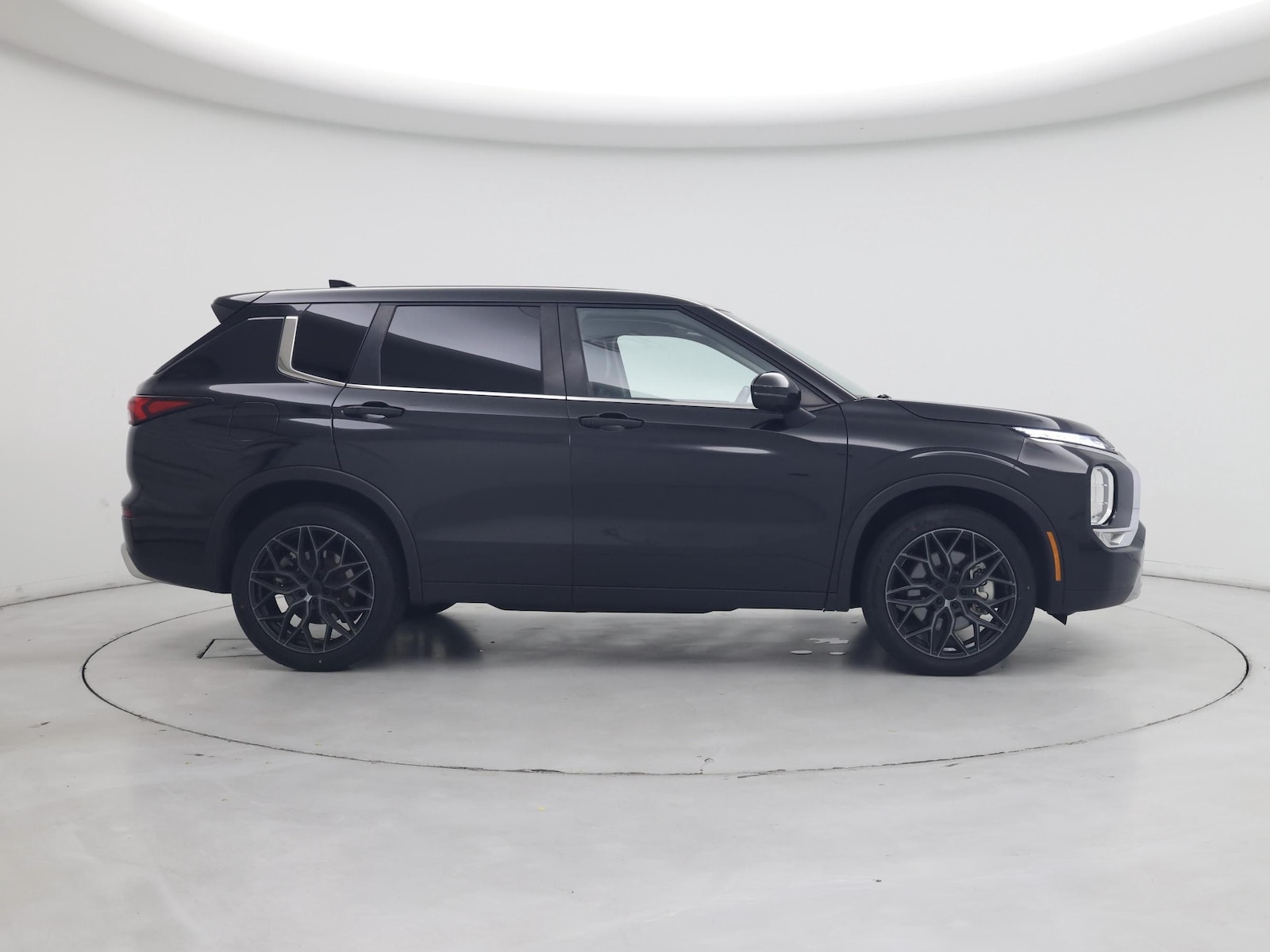 2023 Mitsubishi Outlander SE - Photo 8