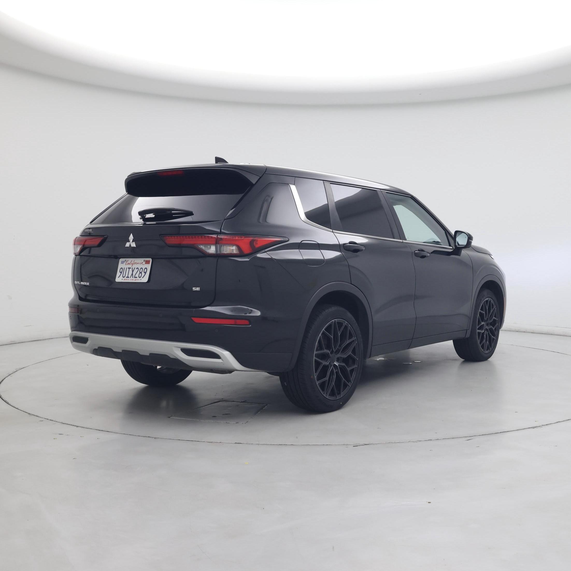 Thumbnail: 2023 Mitsubishi Outlander - 8