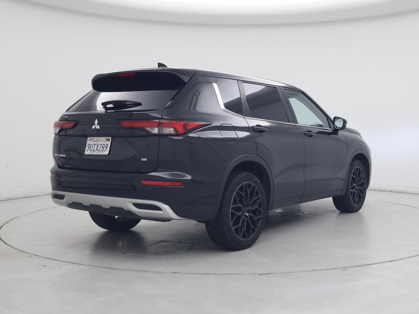 2023 Mitsubishi Outlander SE - Photo 9