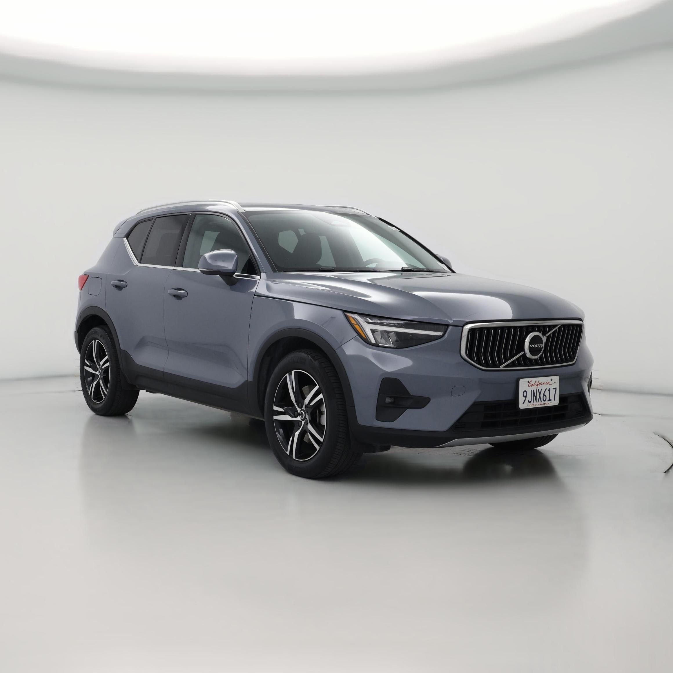 Thumbnail: 2023 Volvo XC40 - 1