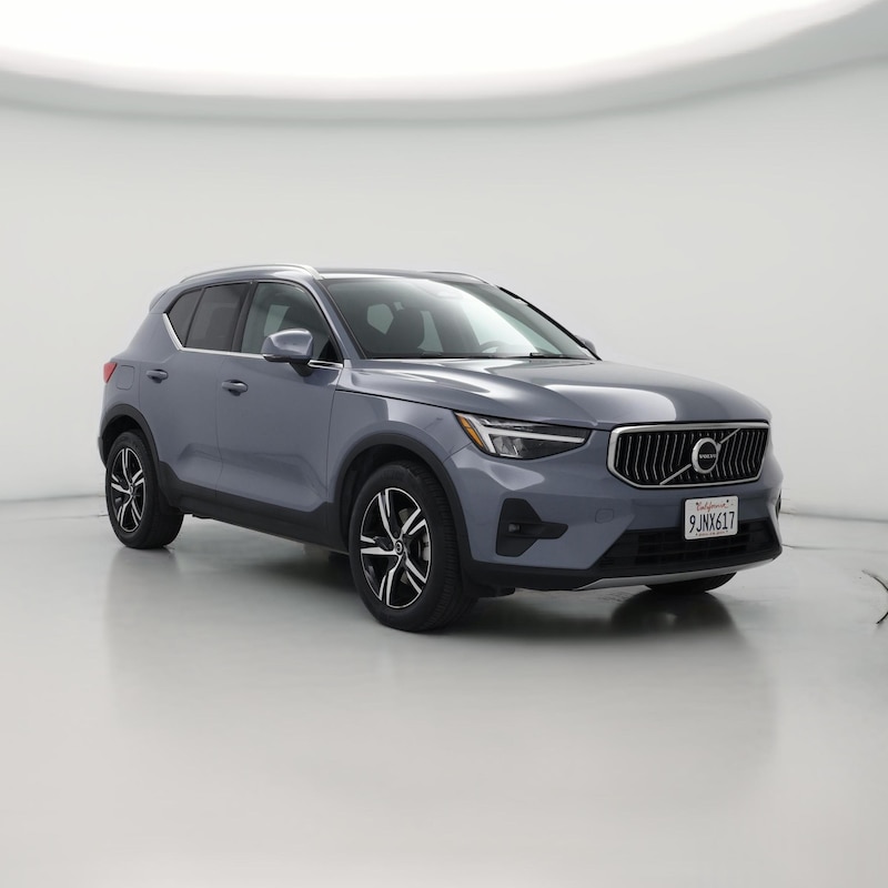 2023 Volvo XC40 B5 Plus Bright Theme