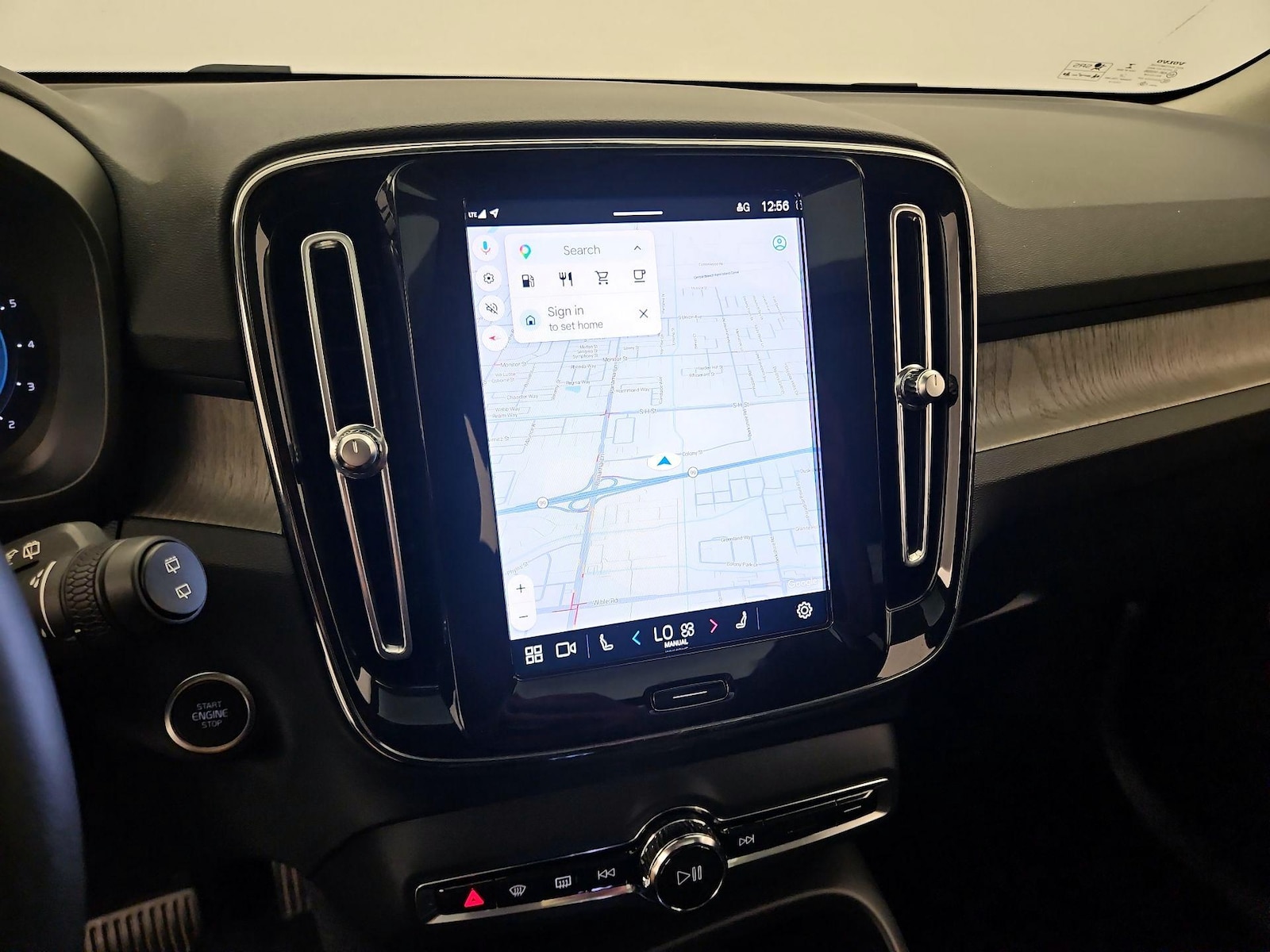 2023 Volvo XC40 Plus - Photo 15