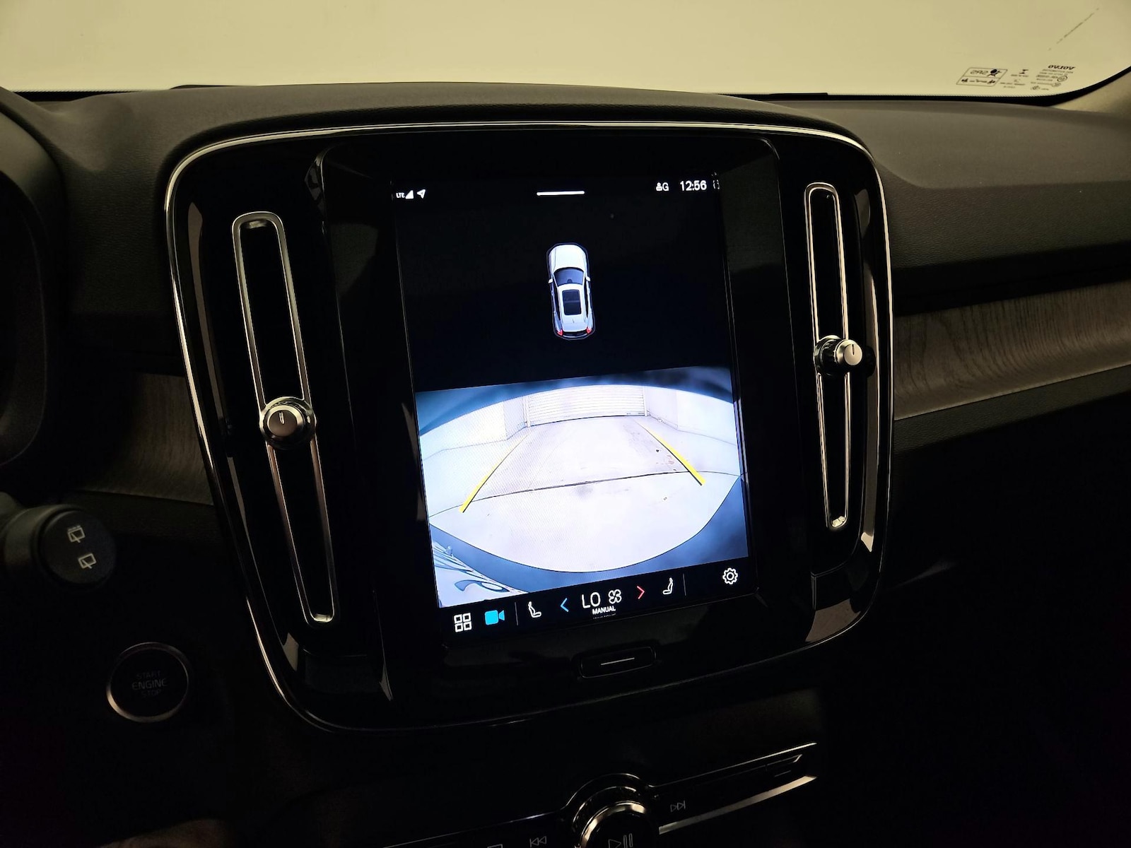 2023 Volvo XC40 Plus - Photo 16