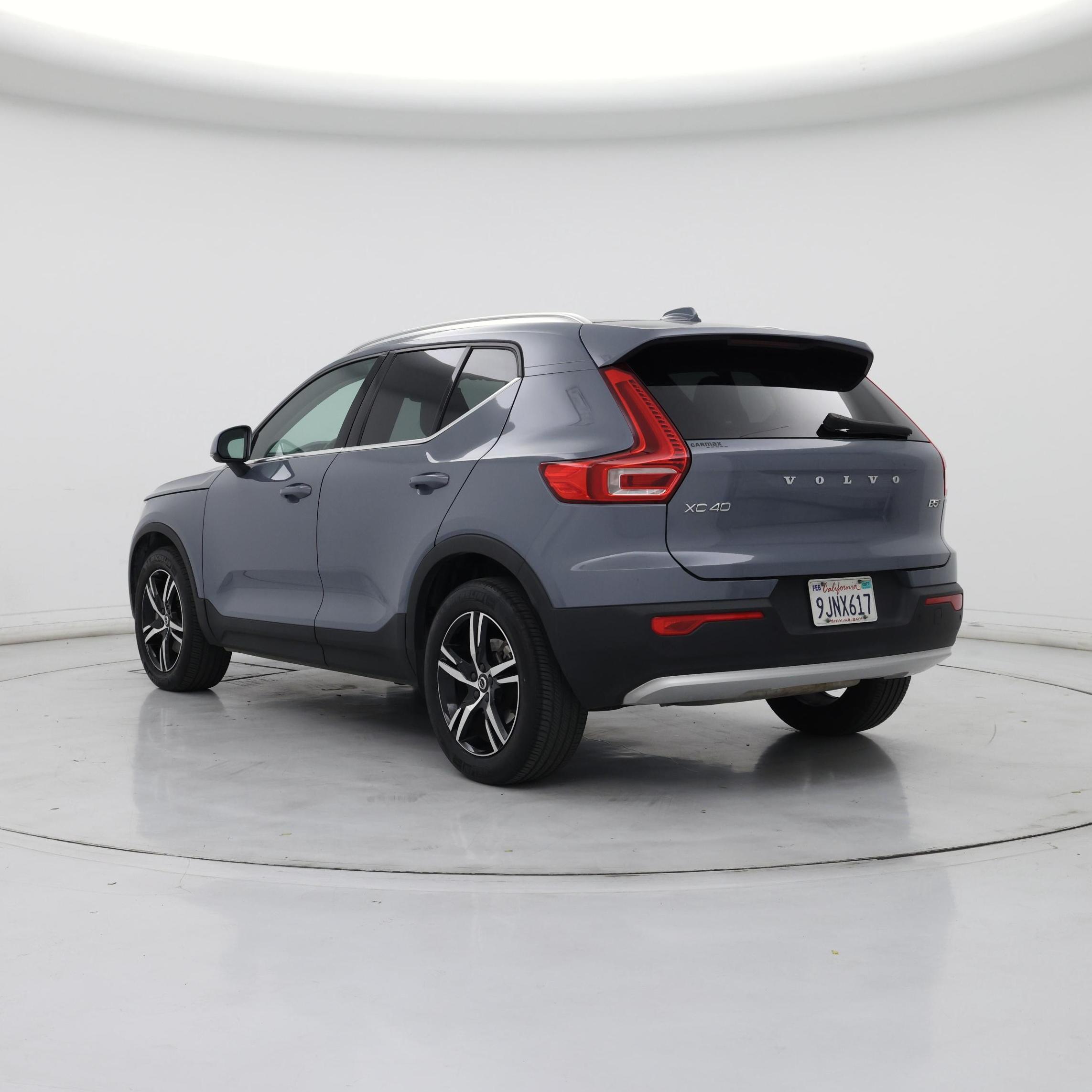 Thumbnail: 2023 Volvo XC40 - 2