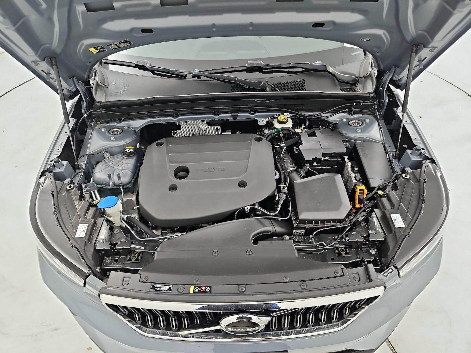 2023 Volvo XC40 Plus - Photo 24