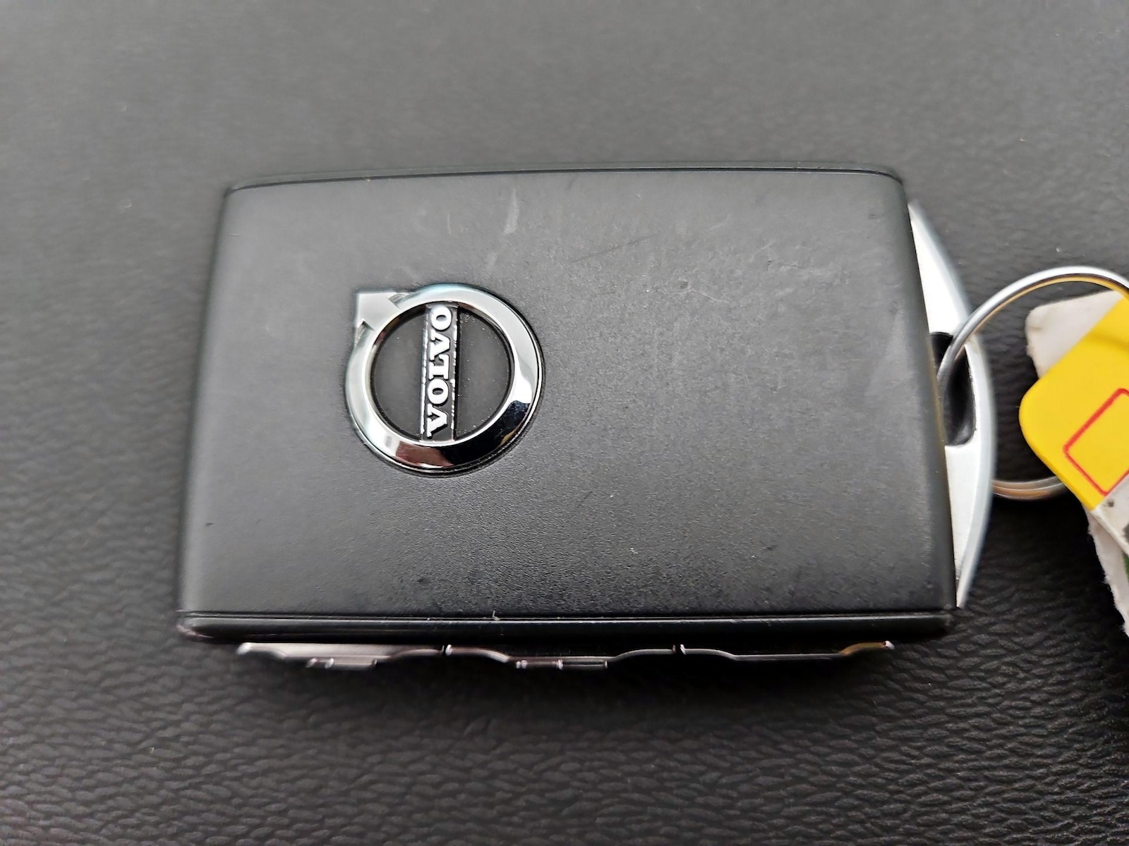 2023 Volvo XC40 Plus - Photo 25