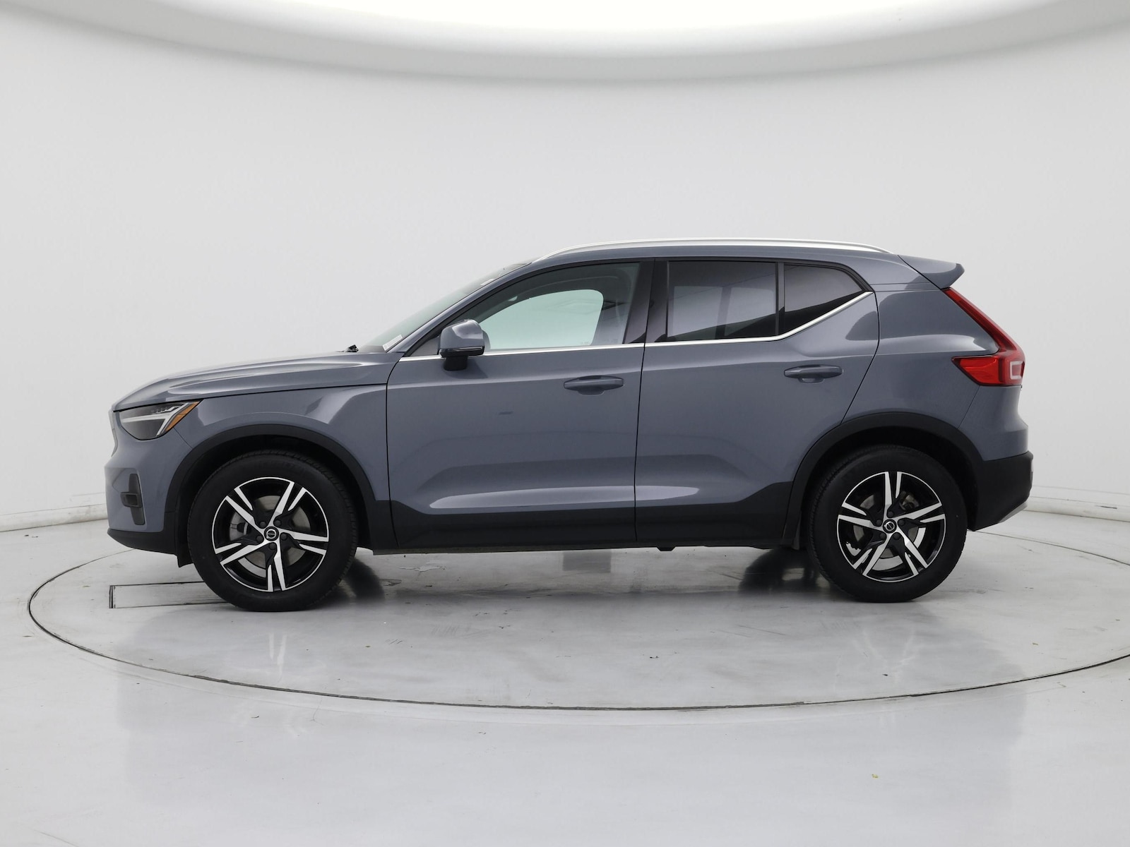 2023 Volvo XC40 Plus - Photo 4