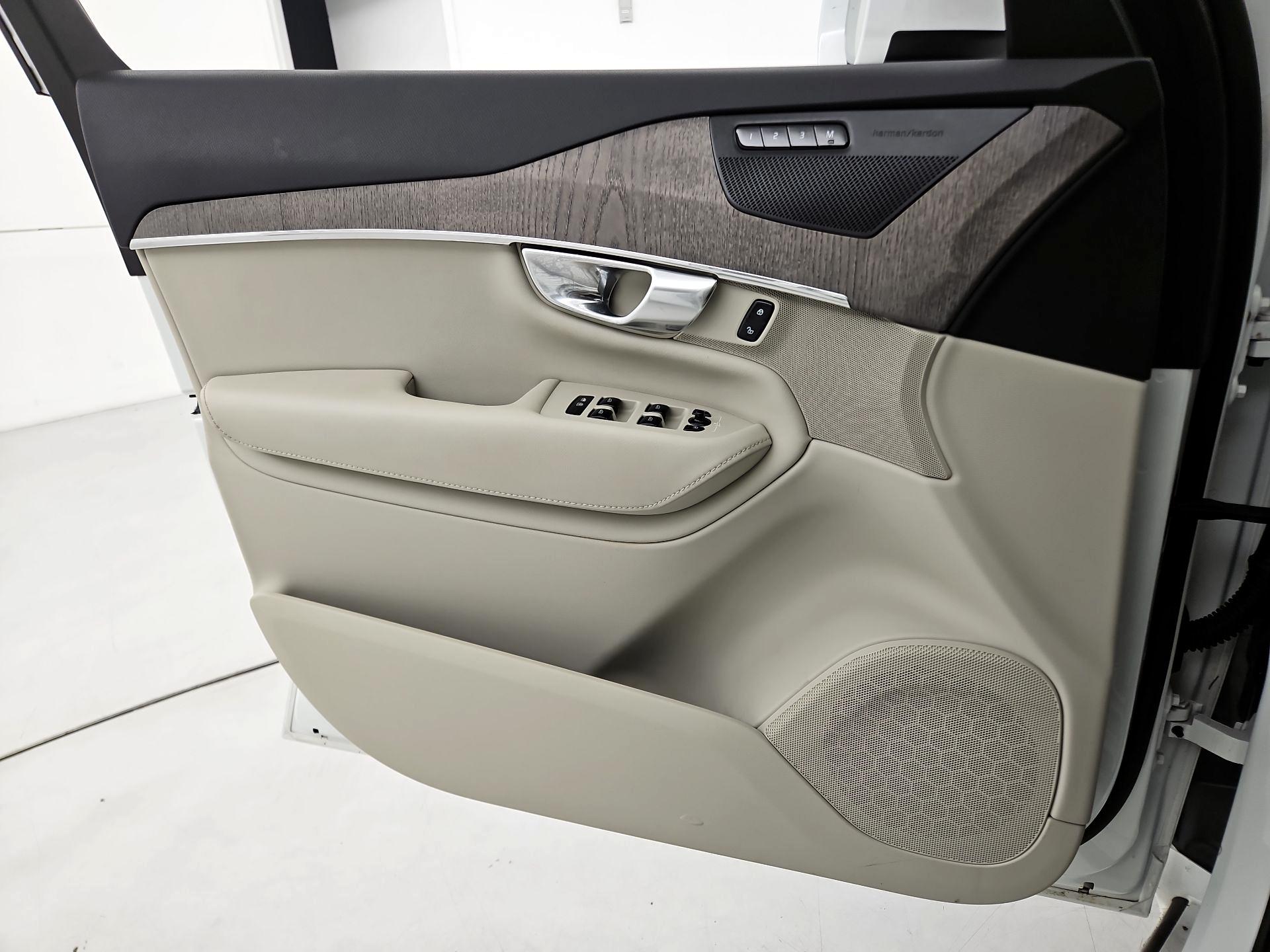 Thumbnail: 2023 Volvo XC90 - 12