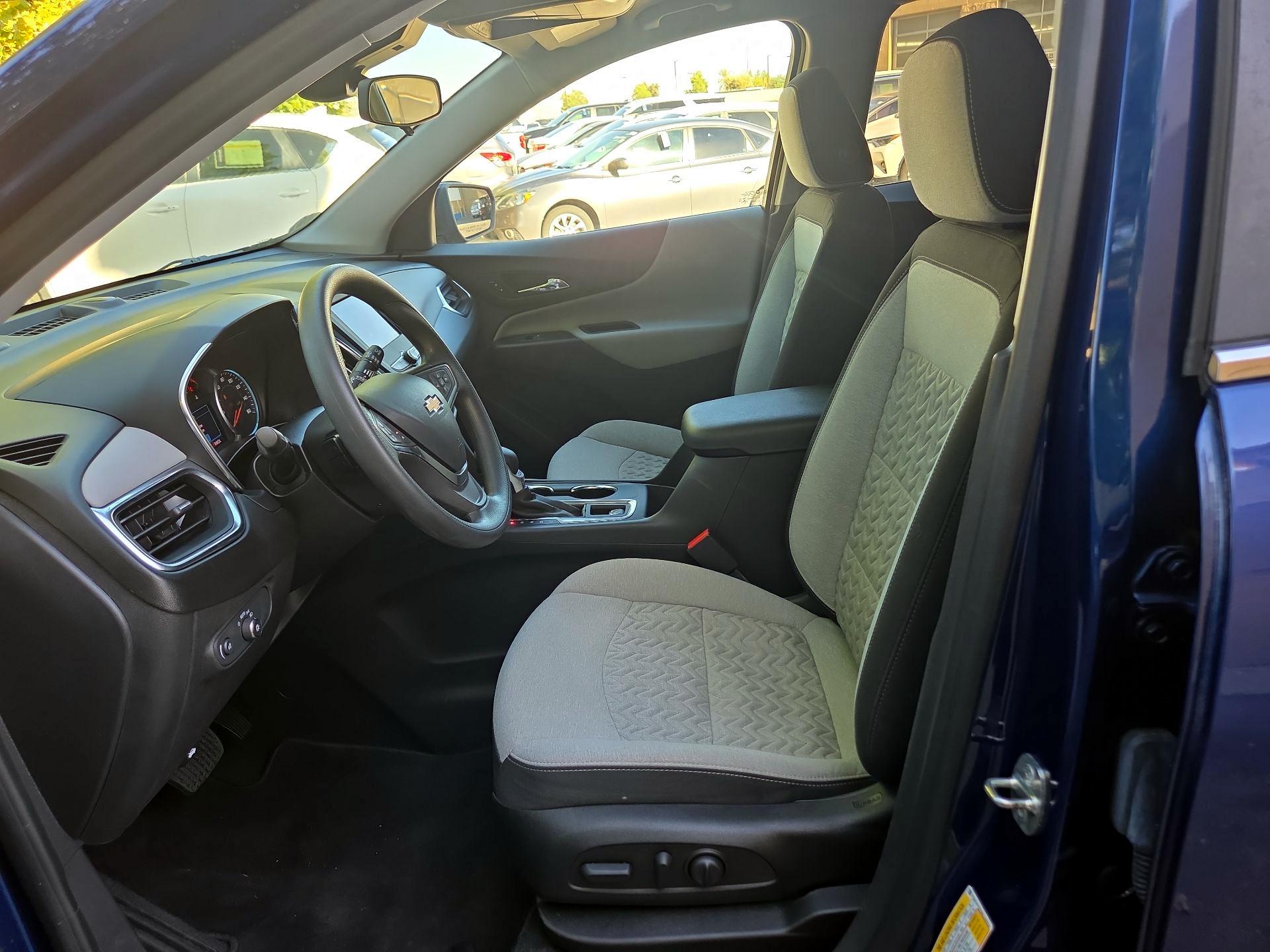 Thumbnail: 2022 Chevrolet Equinox - 9