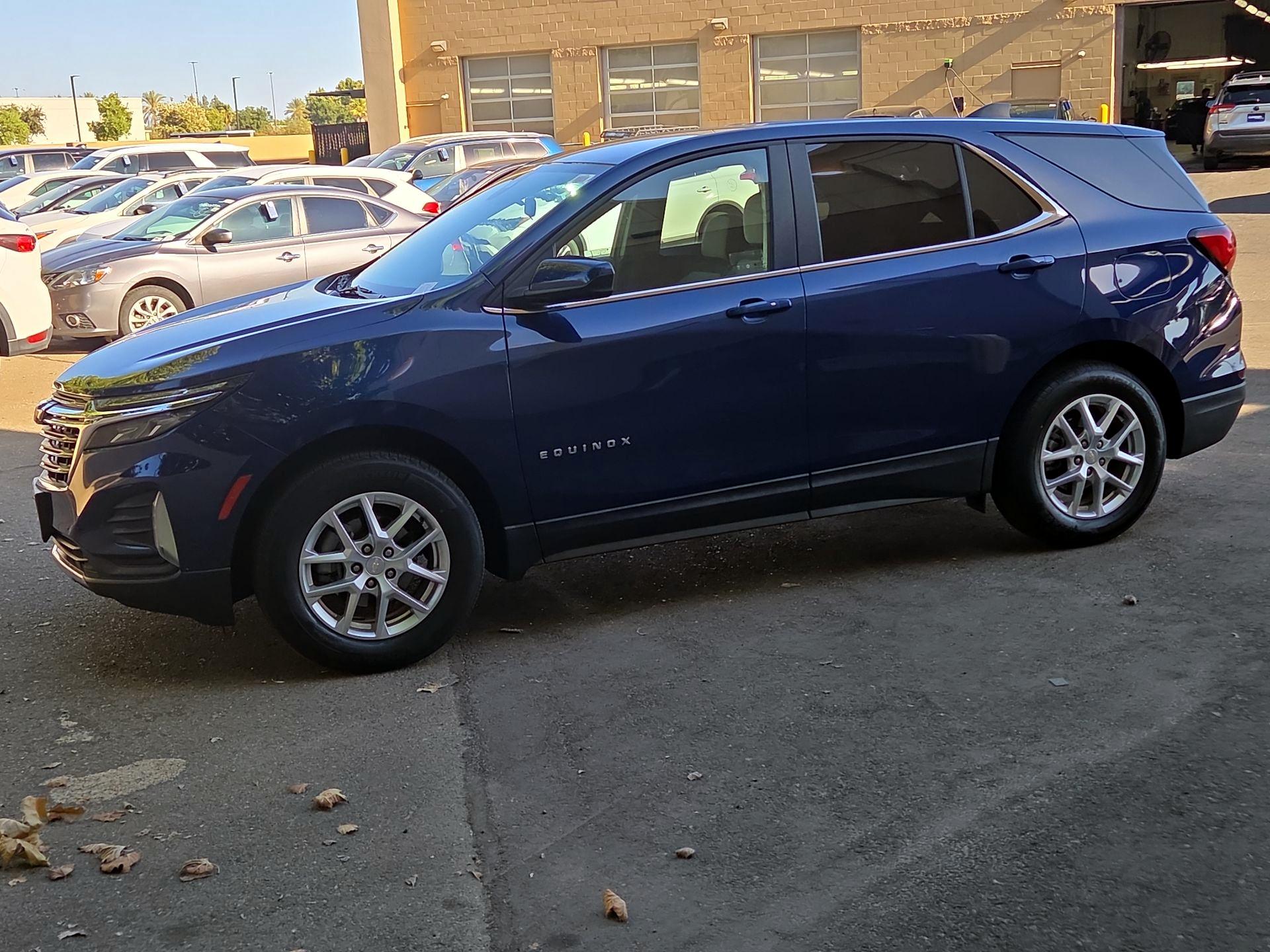 Thumbnail: 2022 Chevrolet Equinox - 3