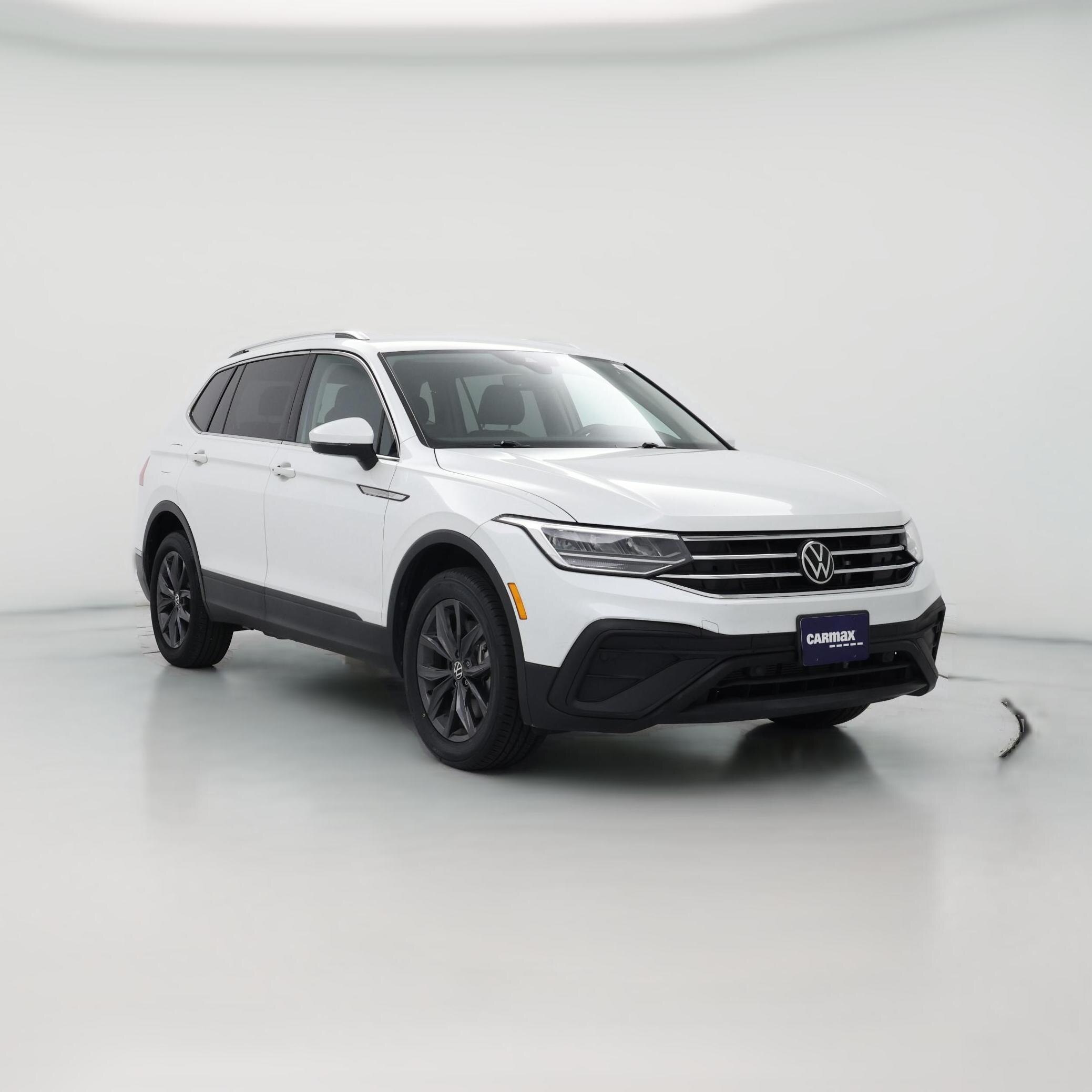 Thumbnail: 2023 Volkswagen Tiguan - 1