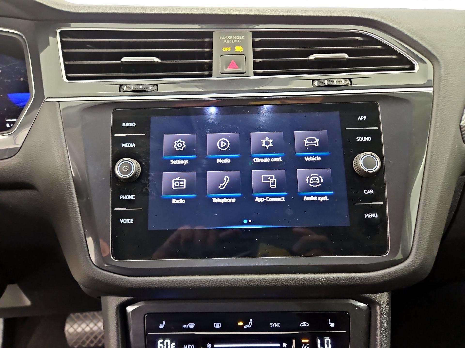 Thumbnail: 2023 Volkswagen Tiguan - 15