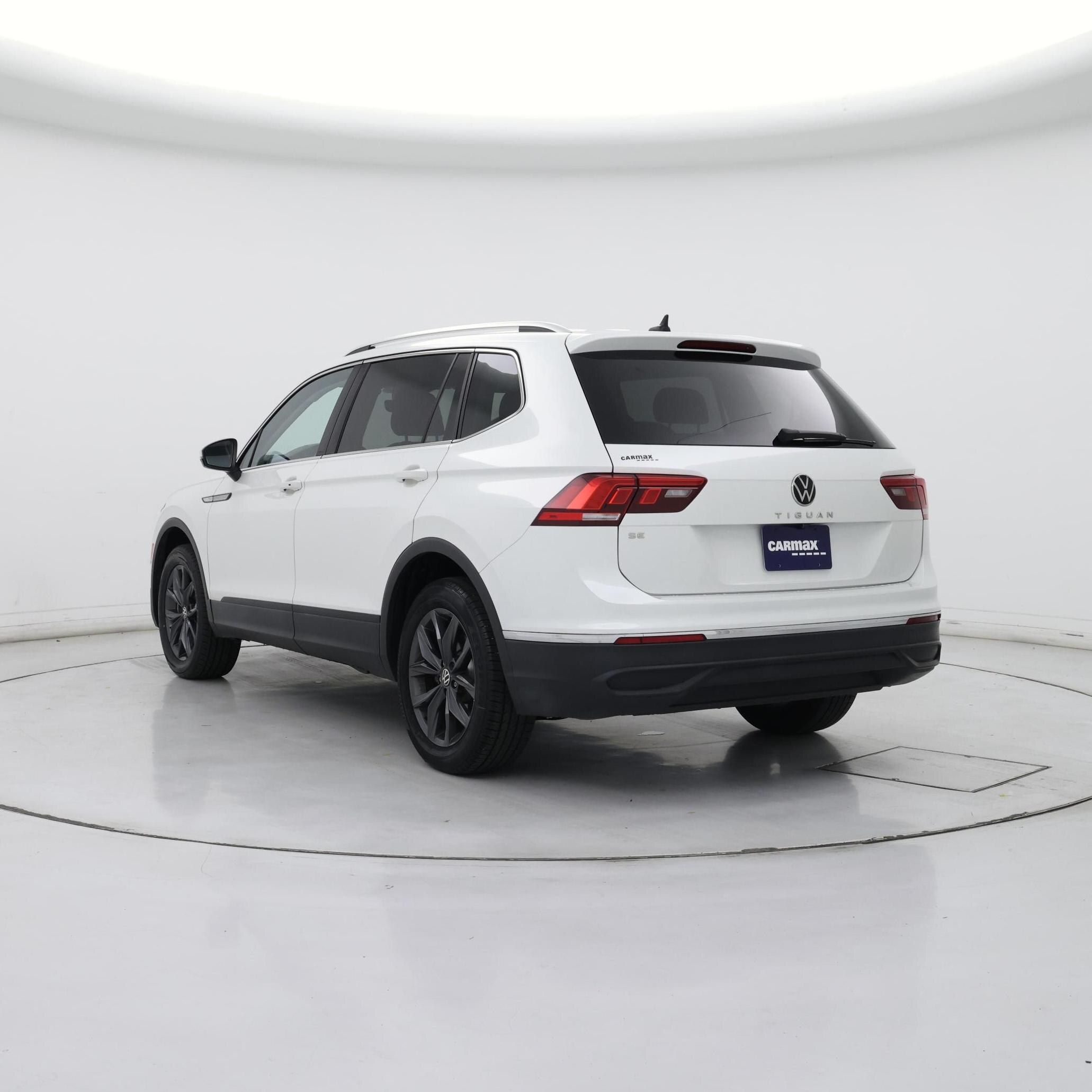 Thumbnail: 2023 Volkswagen Tiguan - 2
