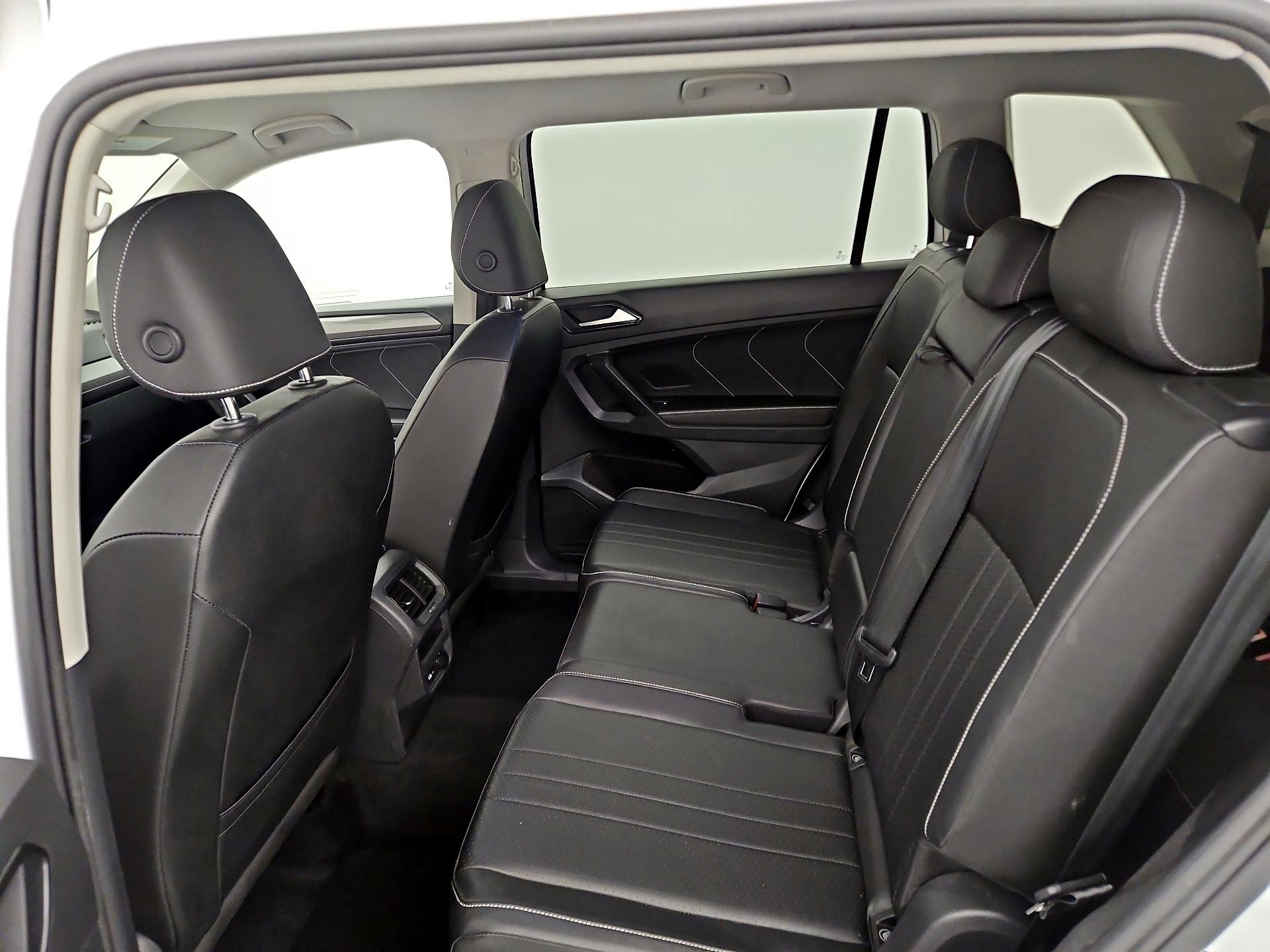 Thumbnail: 2023 Volkswagen Tiguan - 19