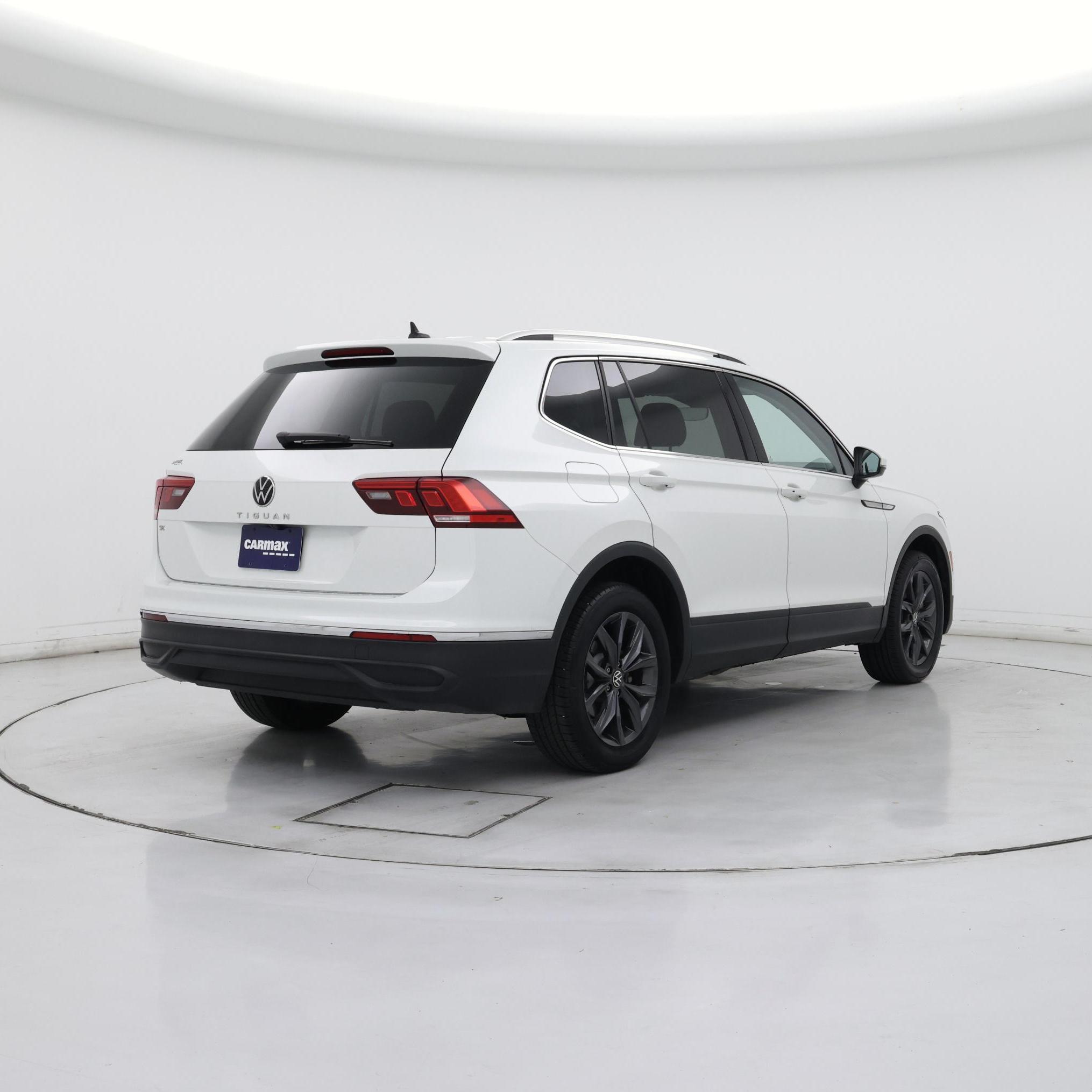 Thumbnail: 2023 Volkswagen Tiguan - 8