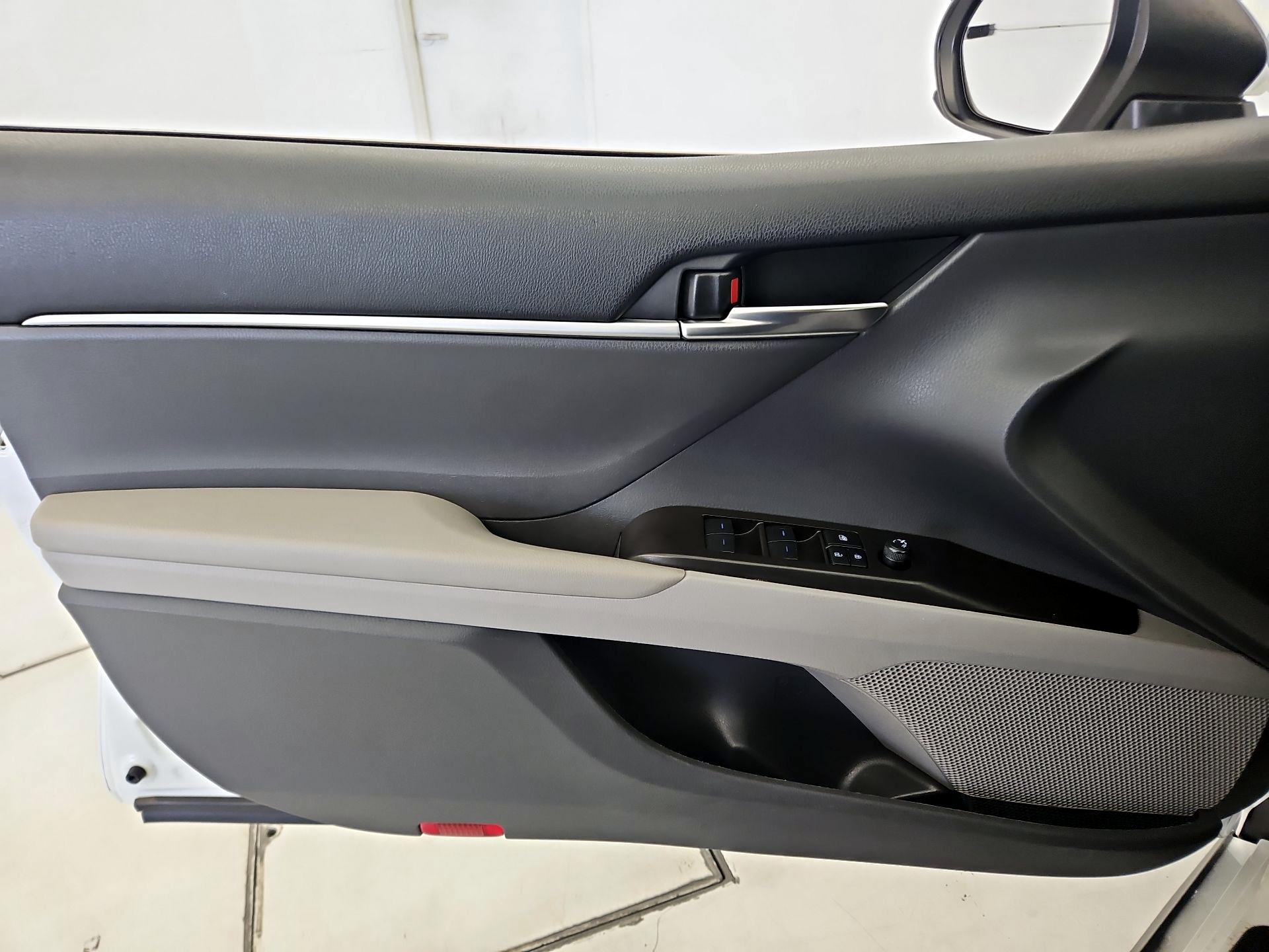 Thumbnail: 2023 Toyota Camry - 12