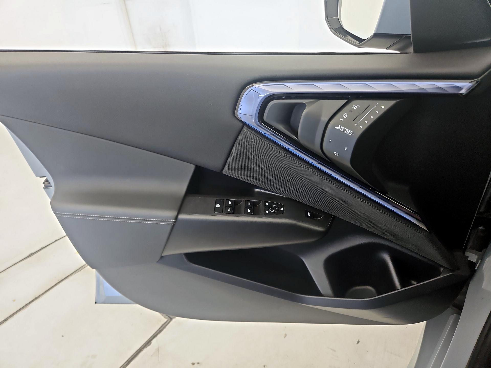 Thumbnail: 2025 BMW X3 - 12