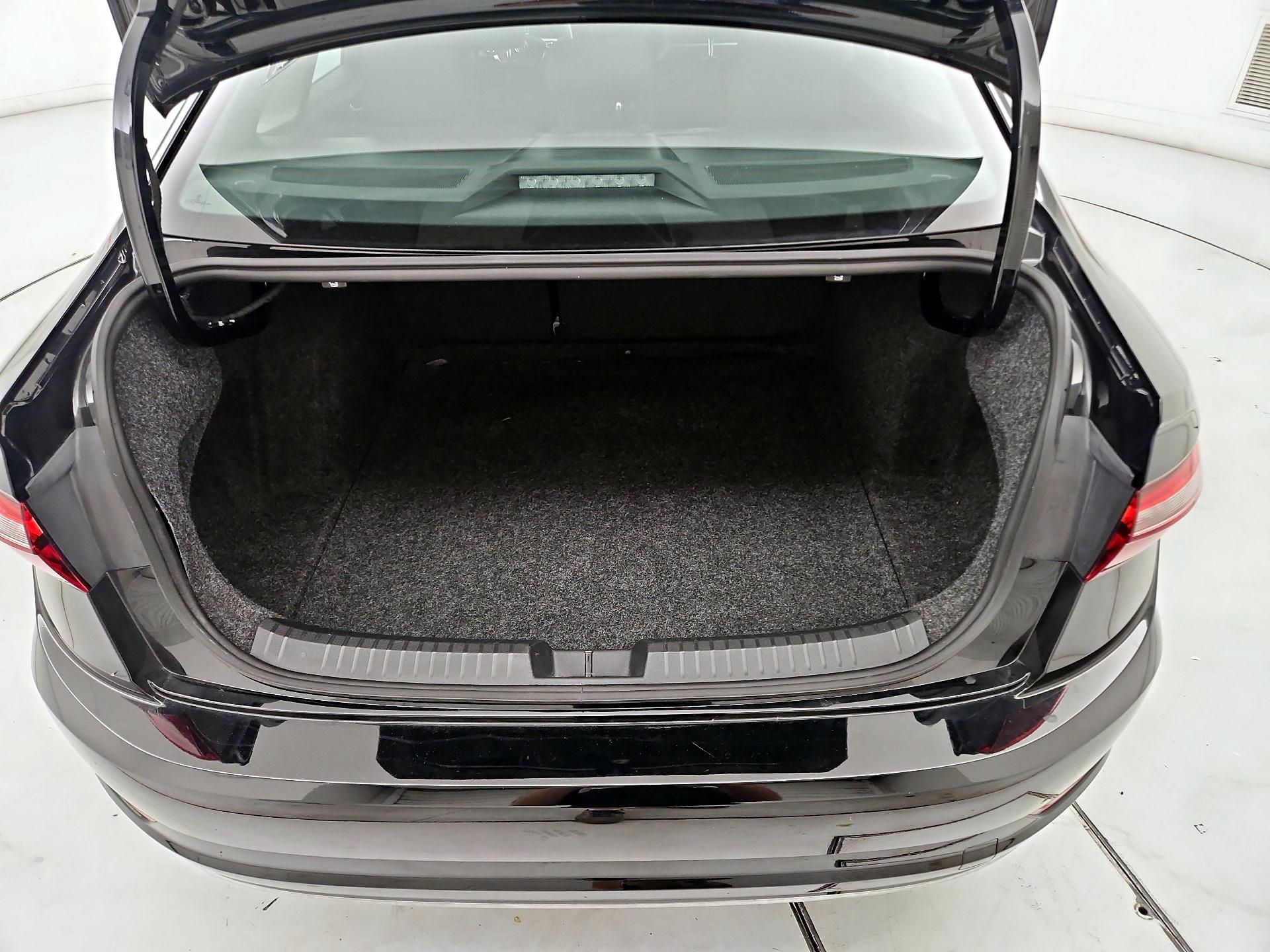 Thumbnail: 2021 Volkswagen Jetta - 20