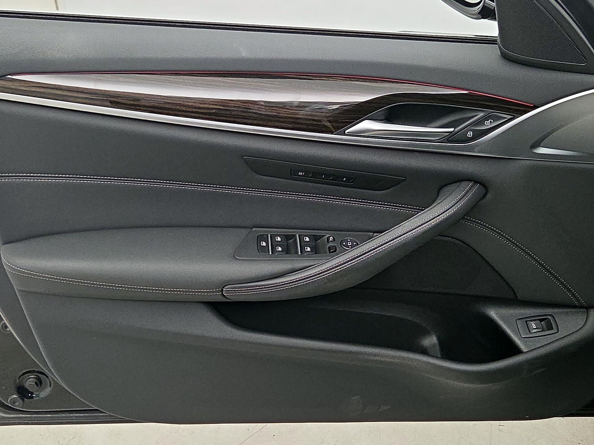 Thumbnail: 2023 BMW 5 Series - 12