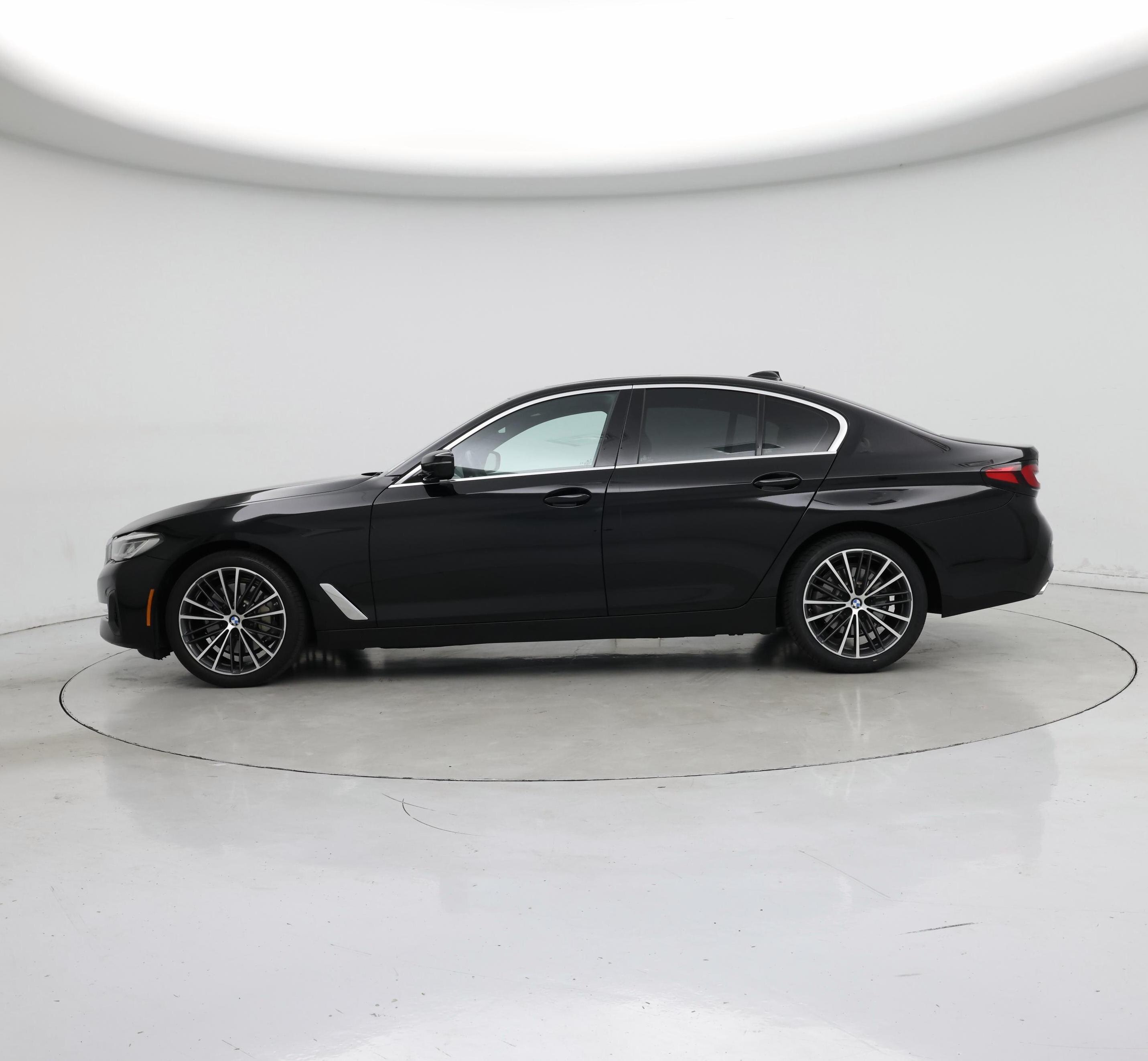Thumbnail: 2023 BMW 5 Series - 3