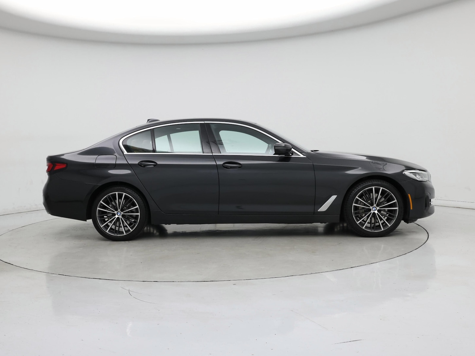 2023 BMW 5 Series 530i - Photo 8