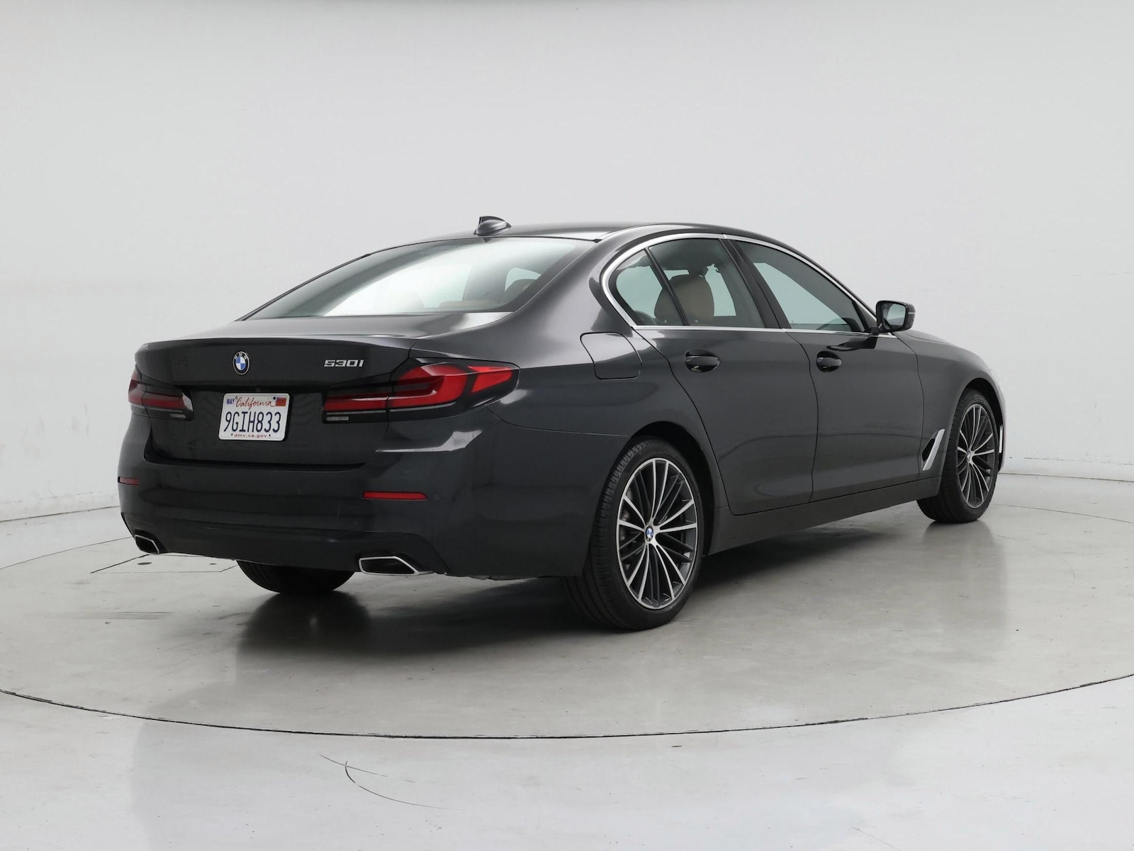 2023 BMW 5 Series 530i - Photo 9
