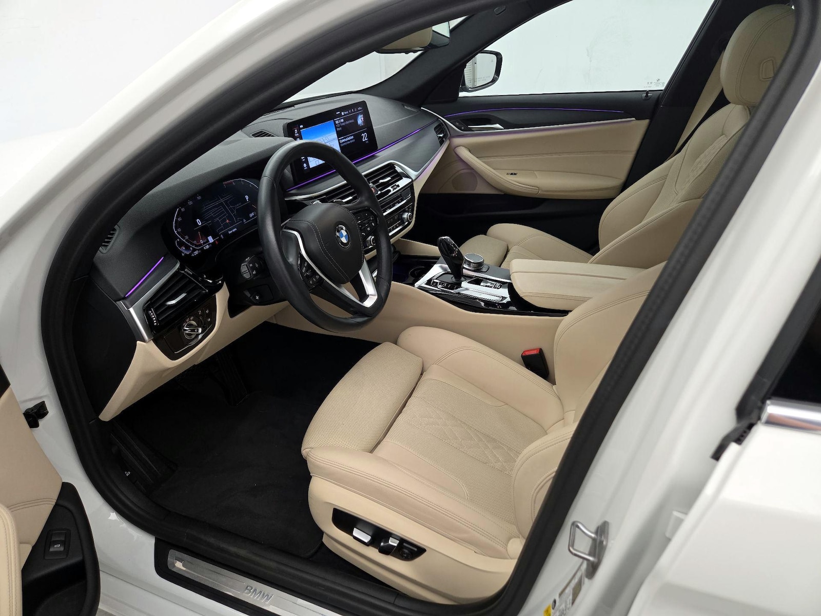 2023 BMW 5 Series 530i - Photo 12