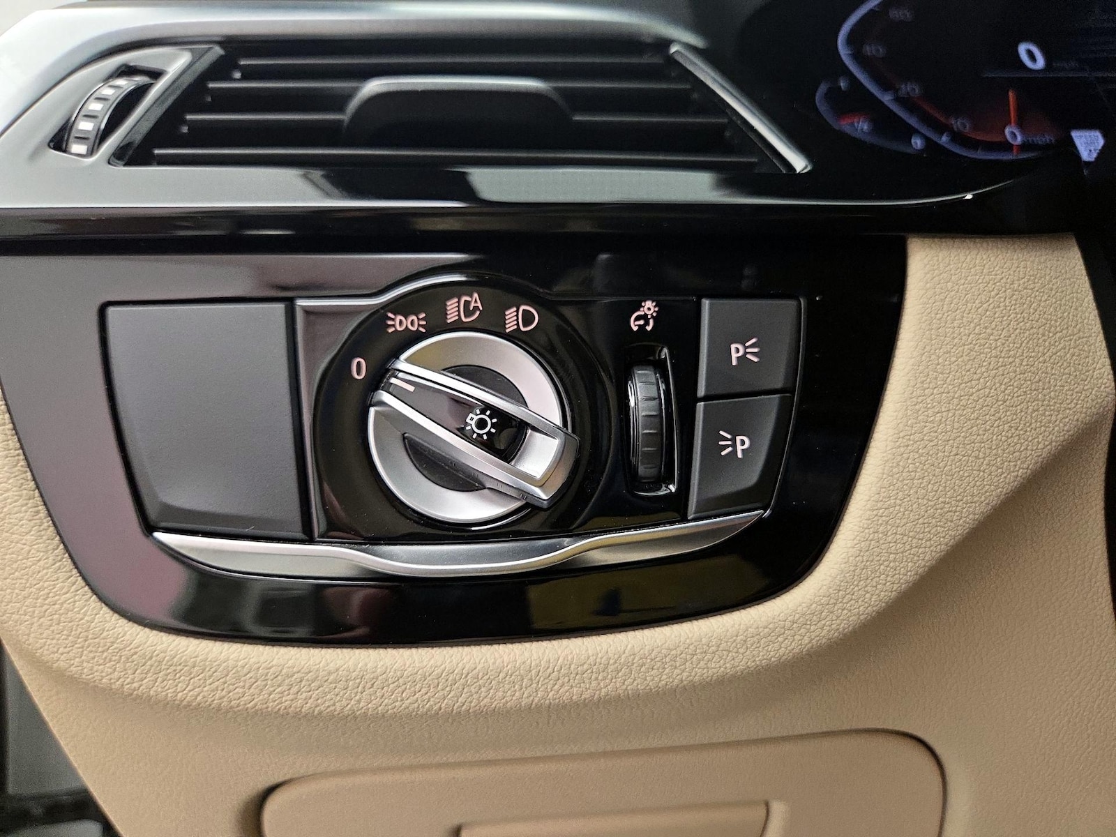 2023 BMW 5 Series 530i - Photo 14