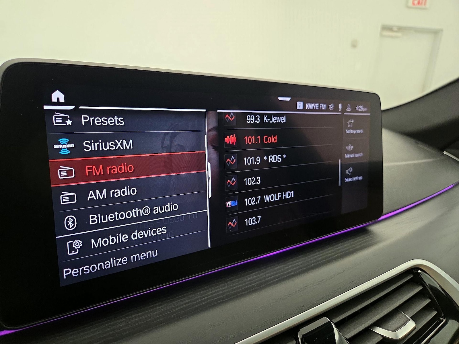 2023 BMW 5 Series 530i - Photo 17