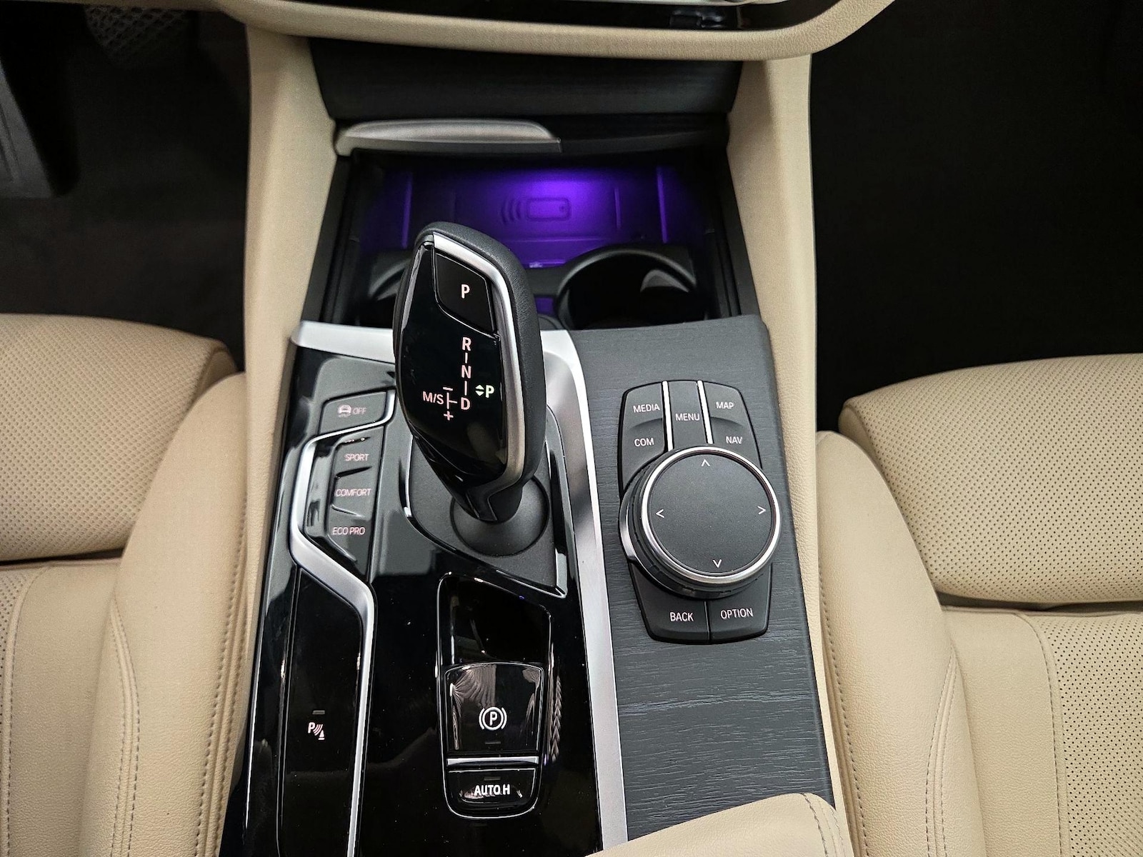 2023 BMW 5 Series 530i - Photo 19