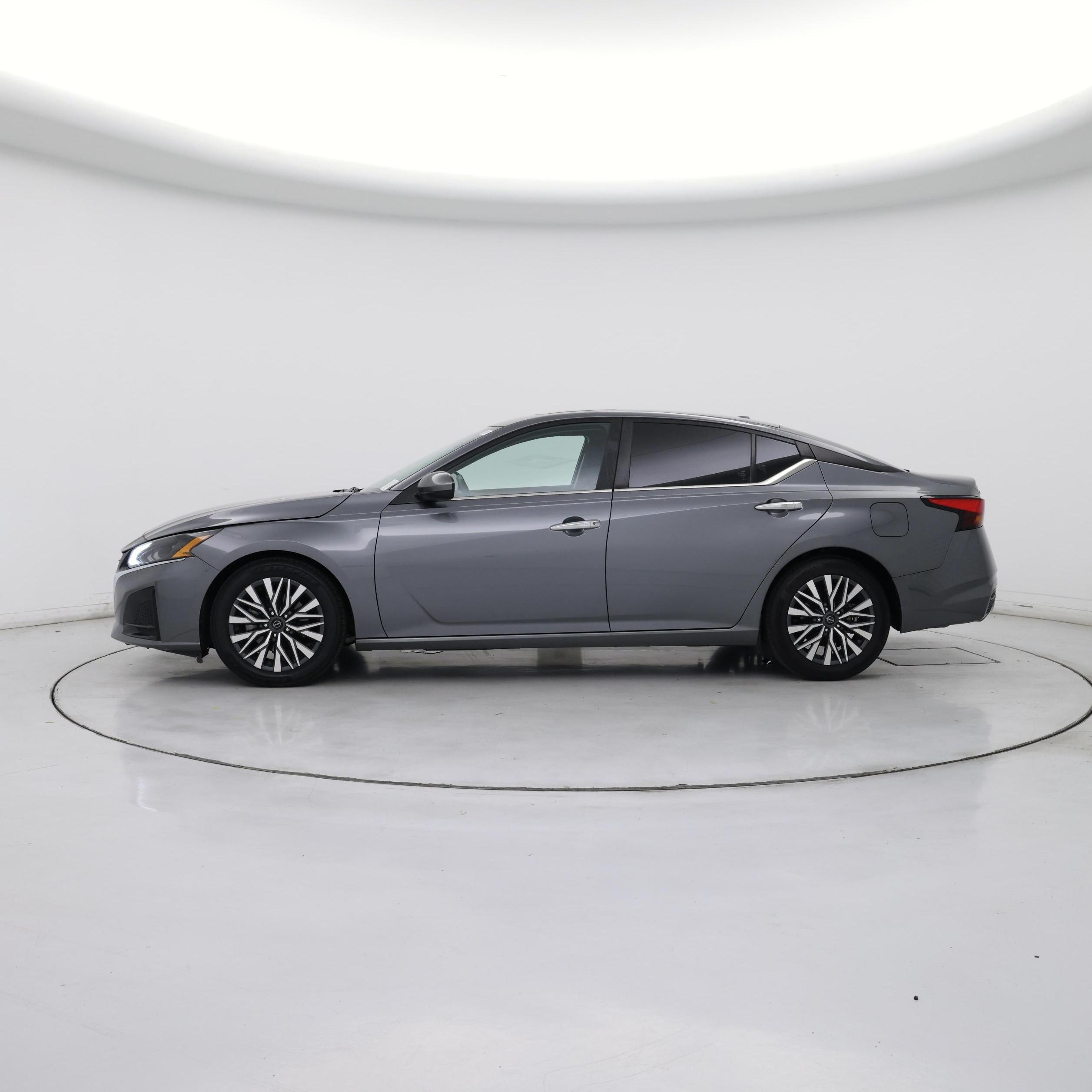 Thumbnail: 2023 Nissan Altima - 3