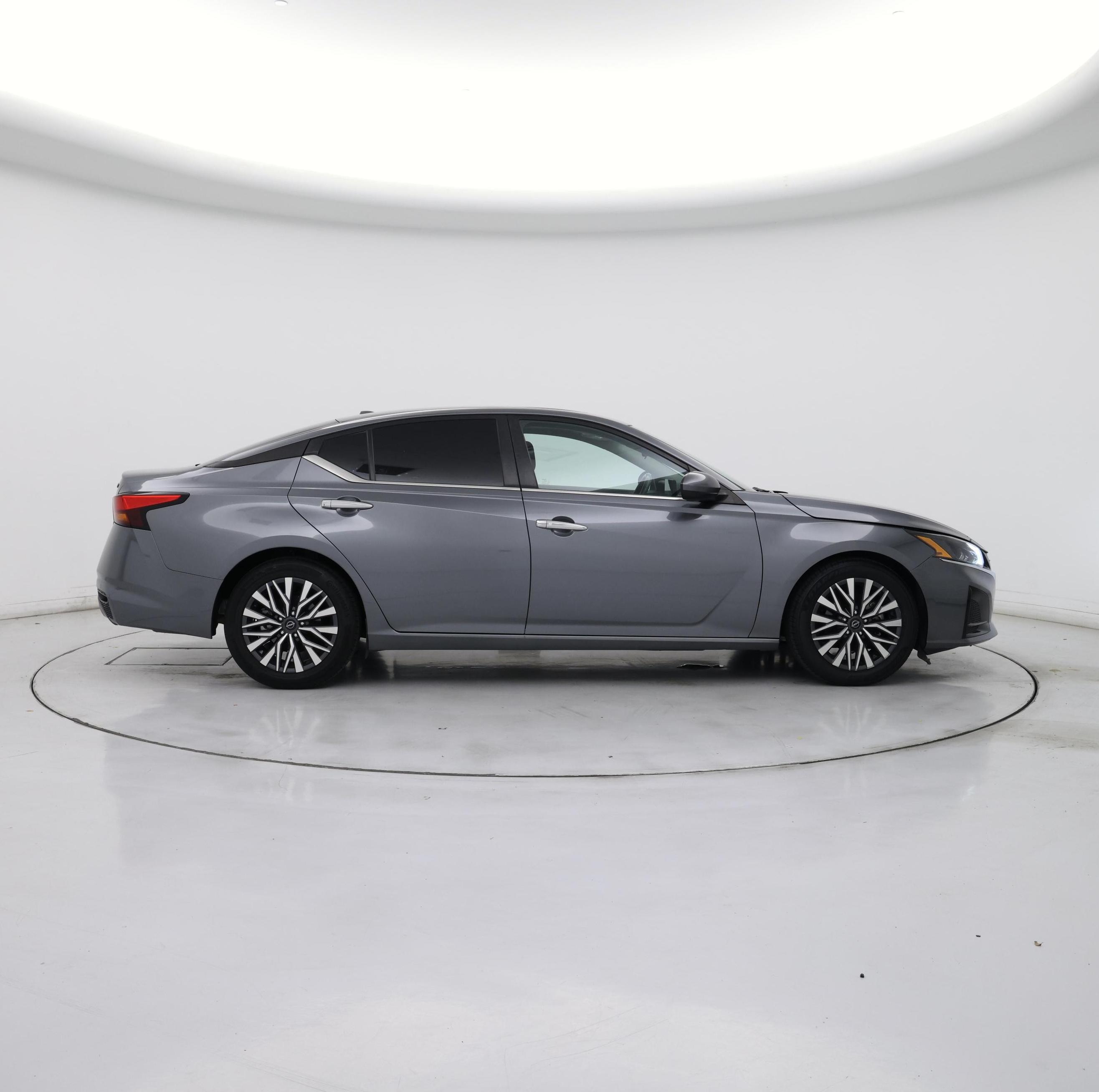 Thumbnail: 2023 Nissan Altima - 7