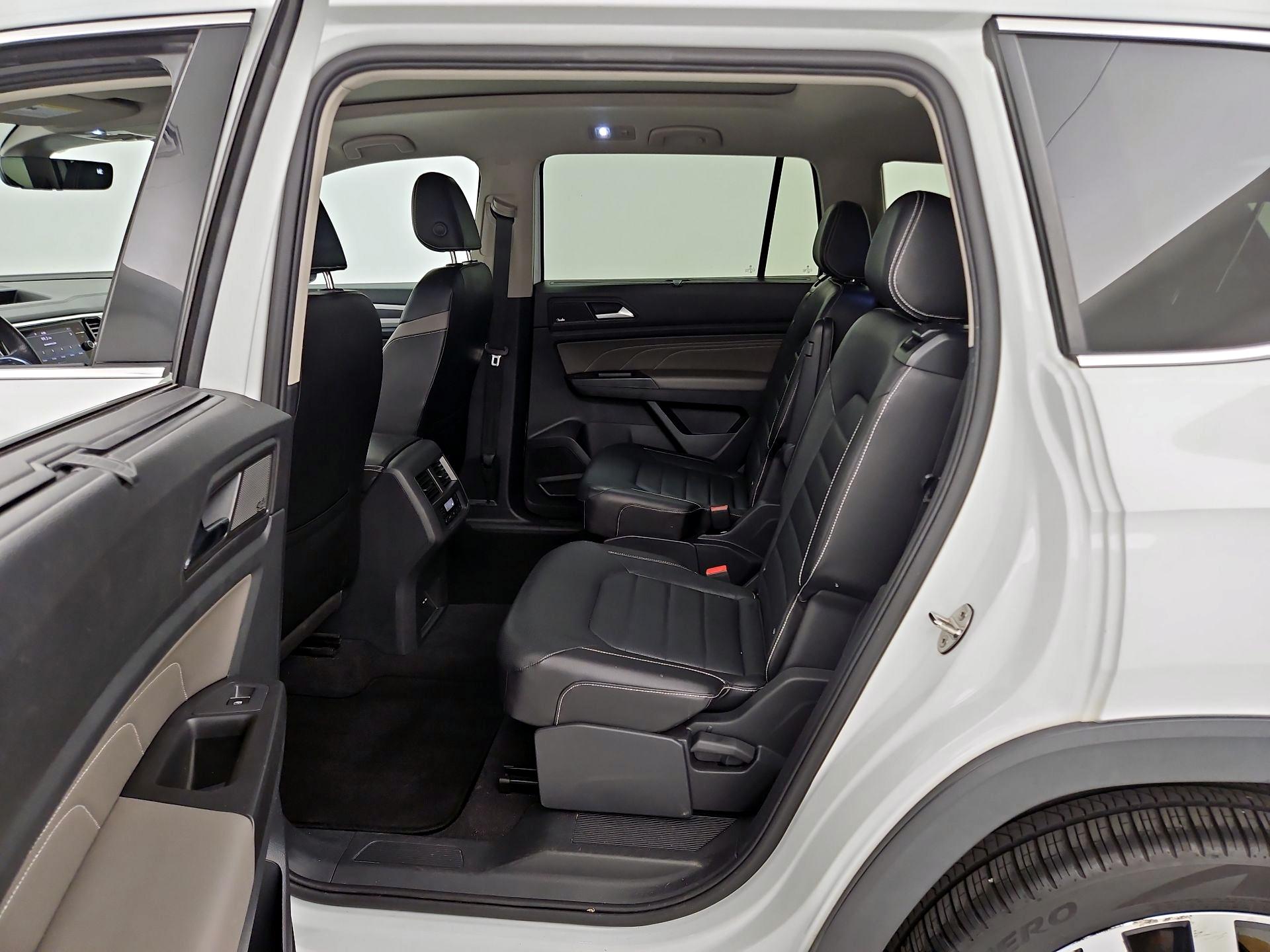 Thumbnail: 2022 Volkswagen Atlas - 16