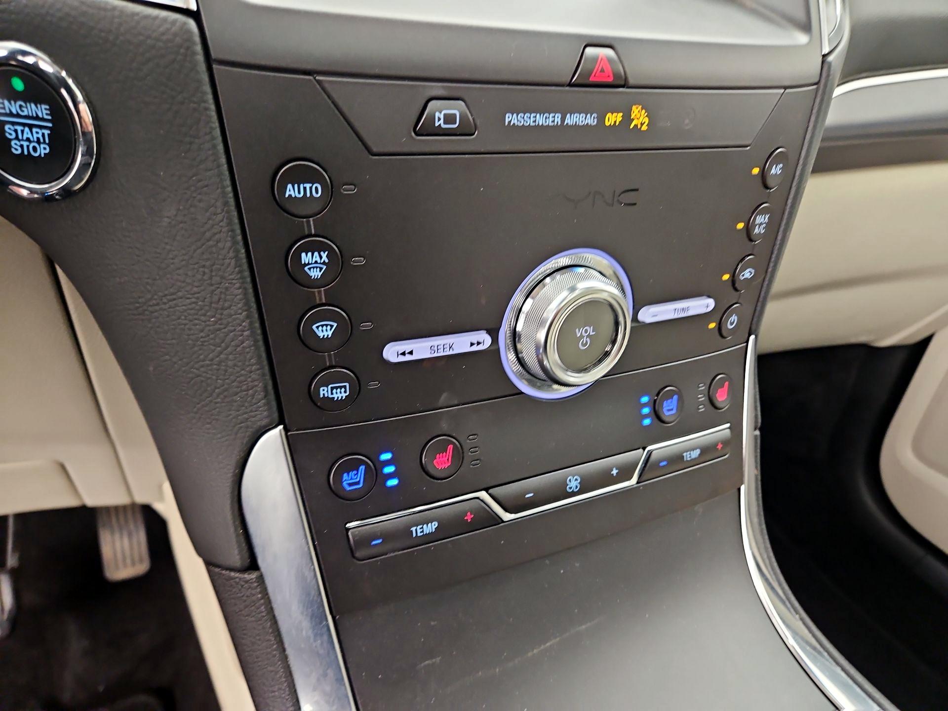 Thumbnail: 2020 Ford Edge - 17