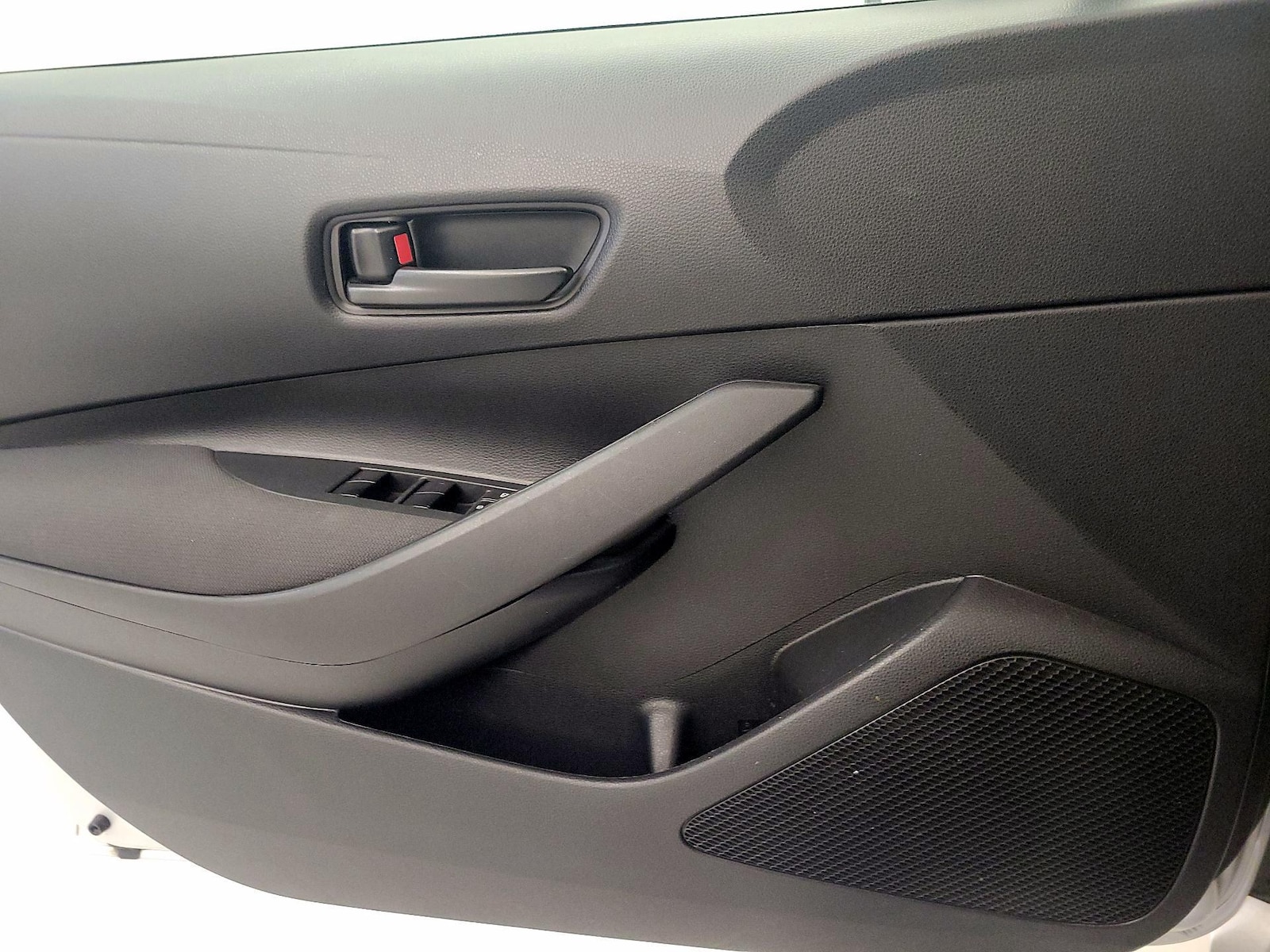 2024 Toyota Corolla LE - Photo 13