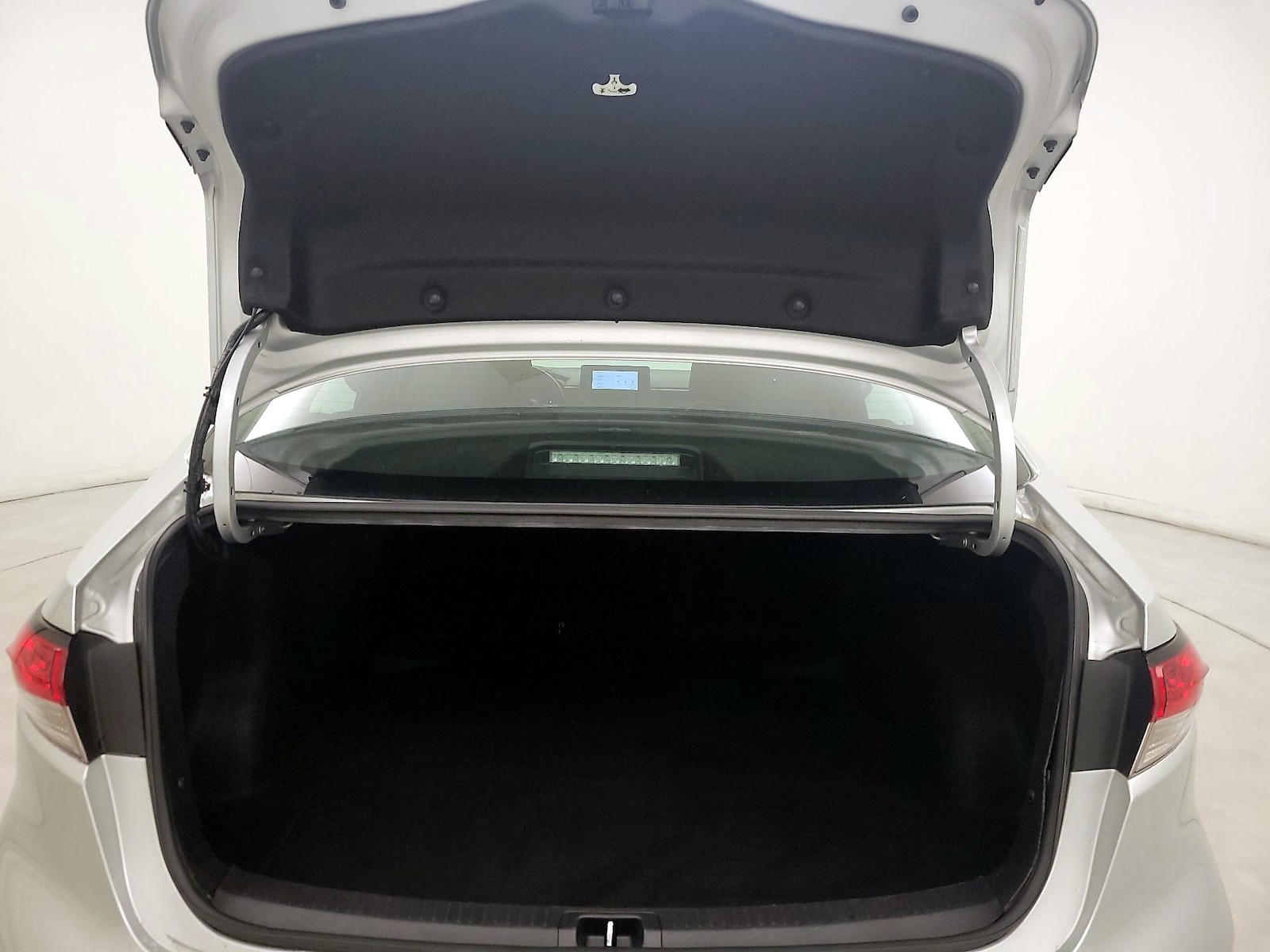 2024 Toyota Corolla LE - Photo 19