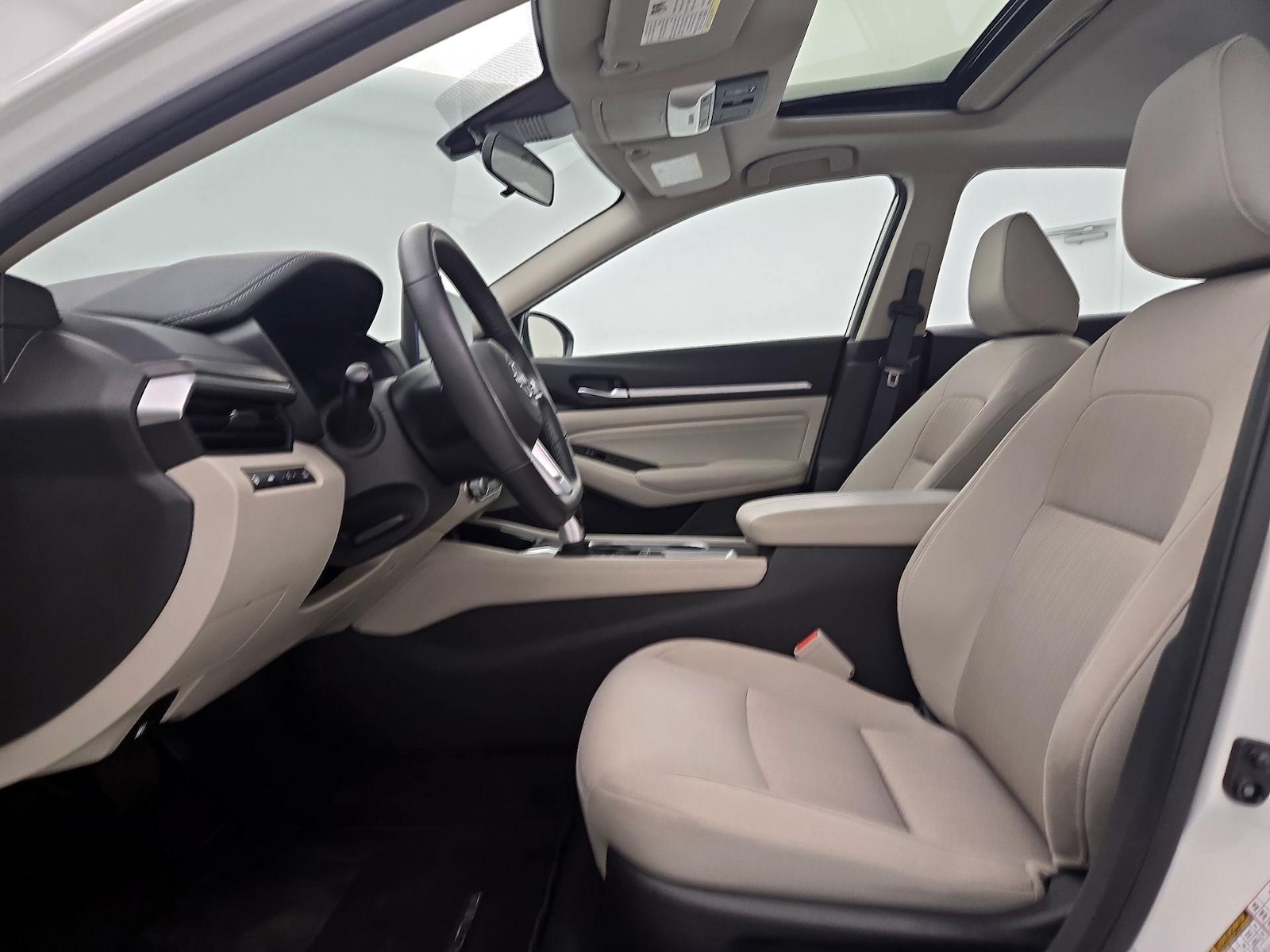 2023 Nissan Altima SV - Photo 12