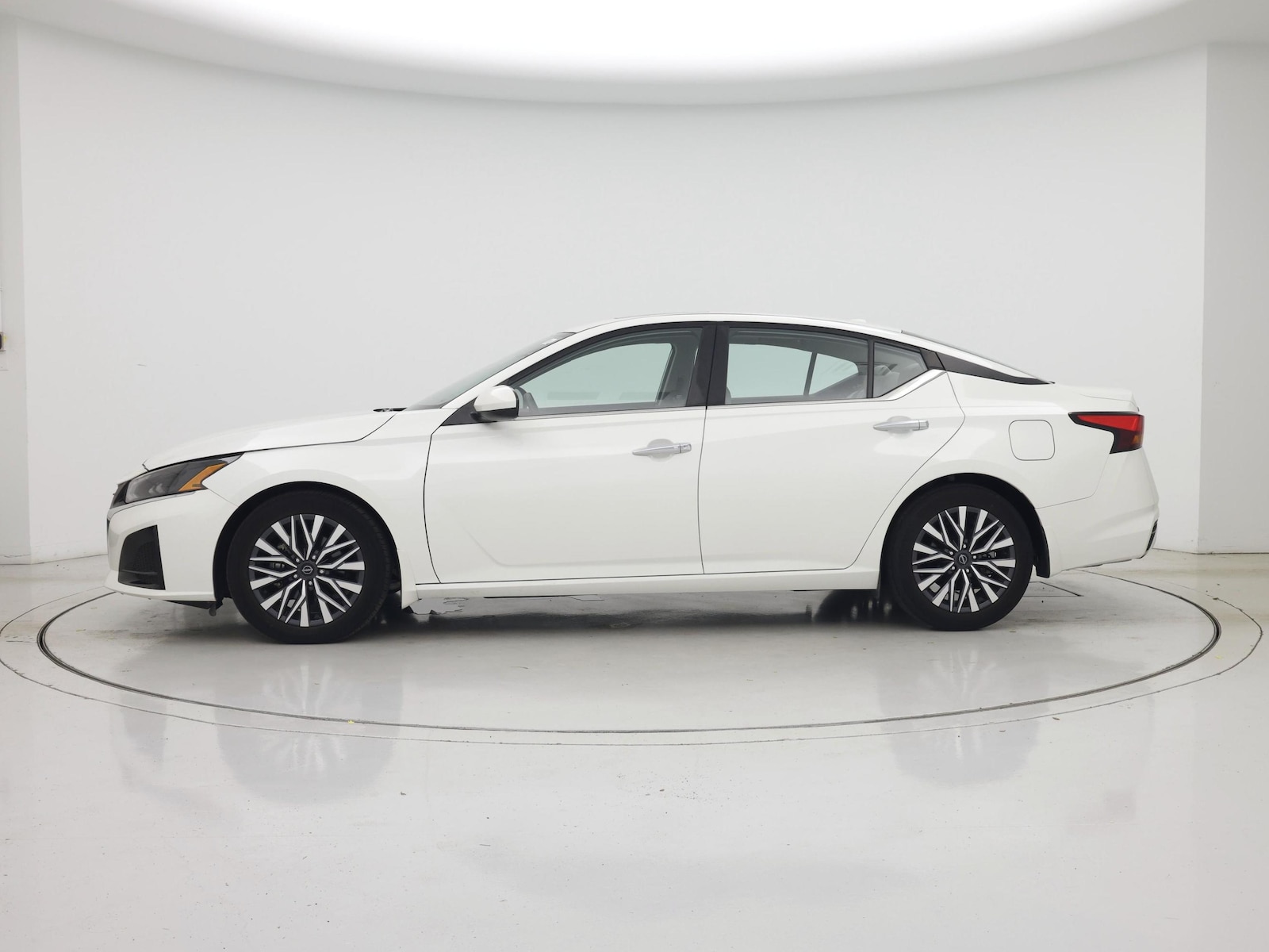 2023 Nissan Altima SV - Photo 4