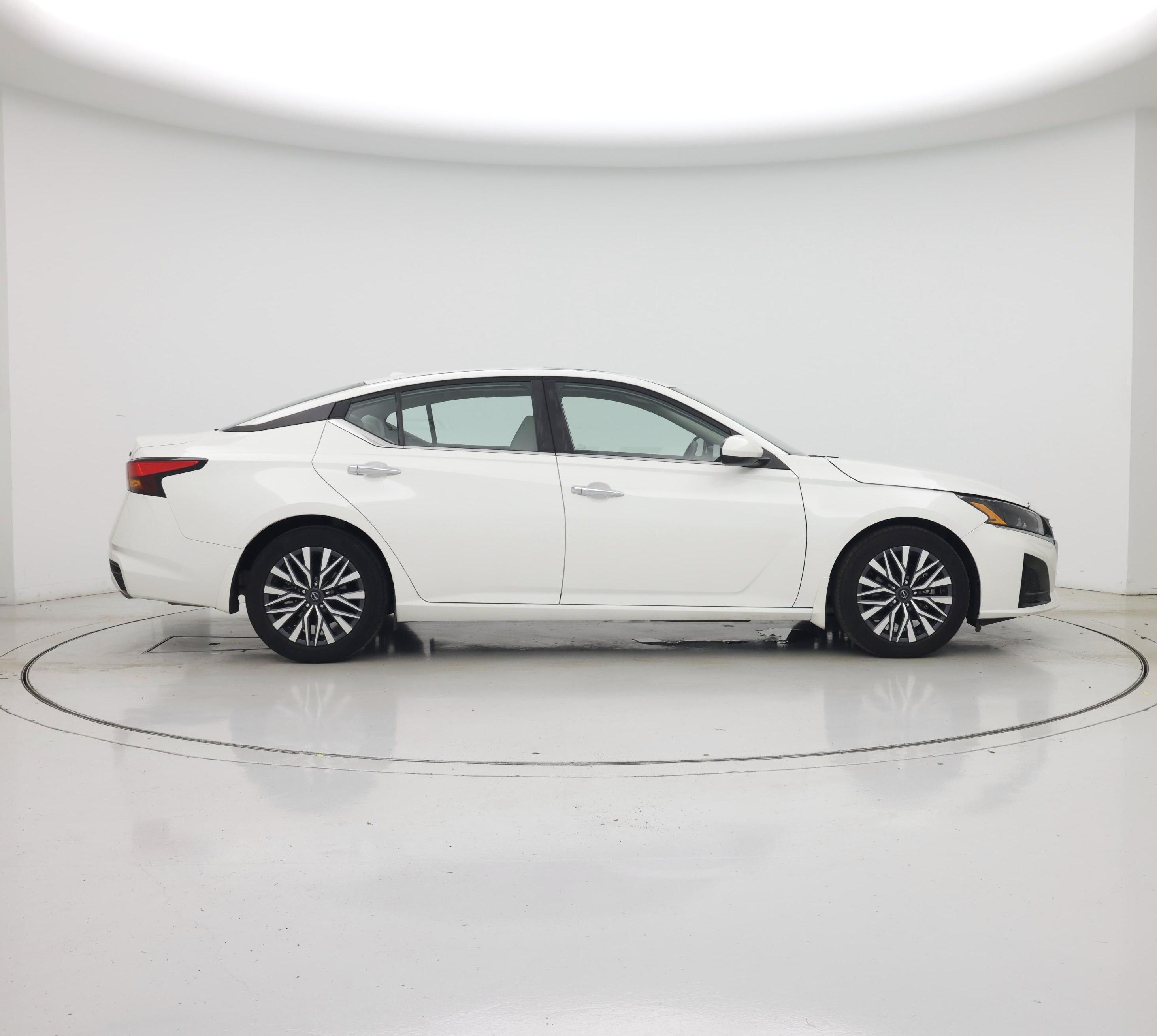 Thumbnail: 2023 Nissan Altima - 7