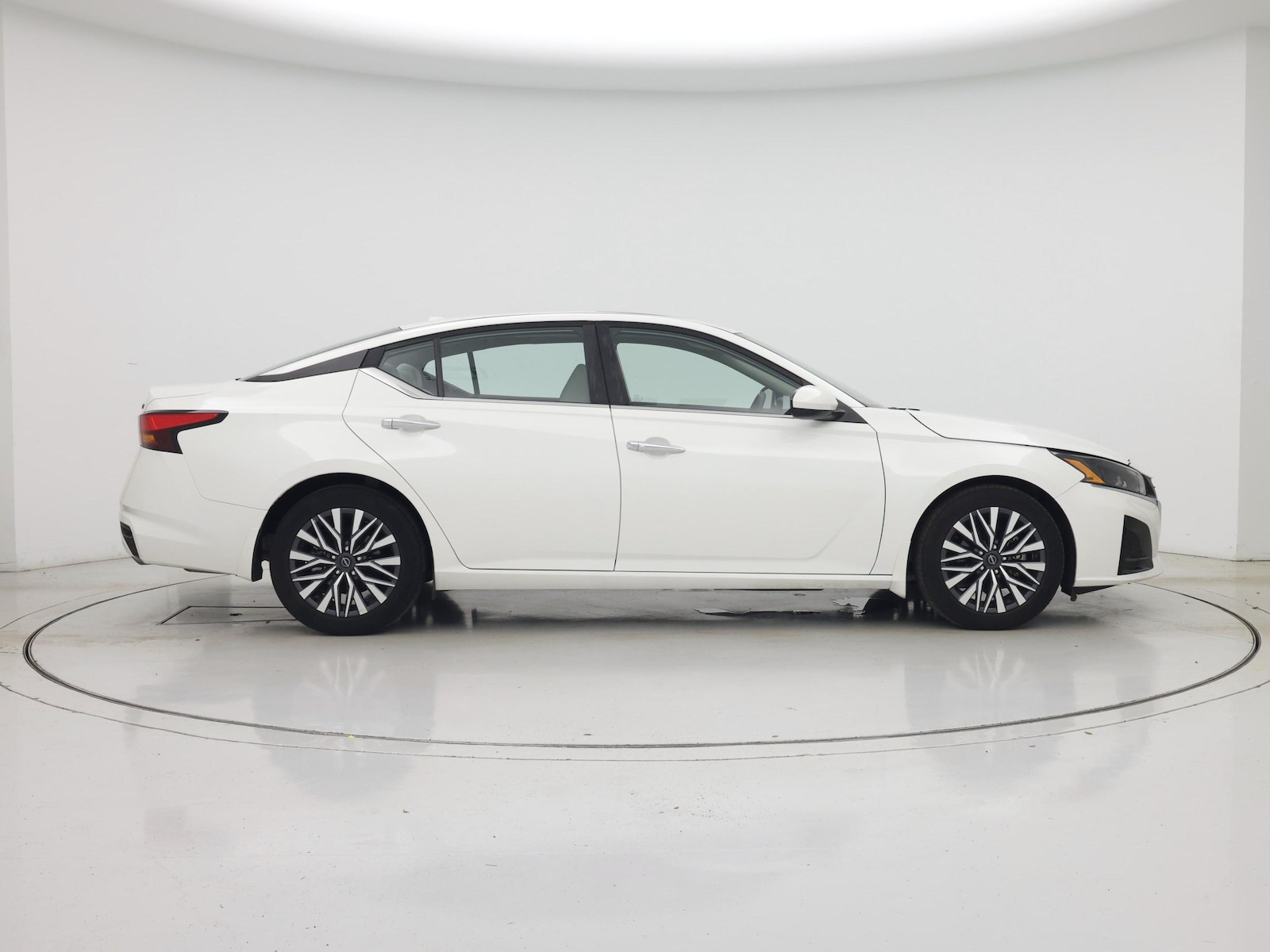 2023 Nissan Altima SV - Photo 8