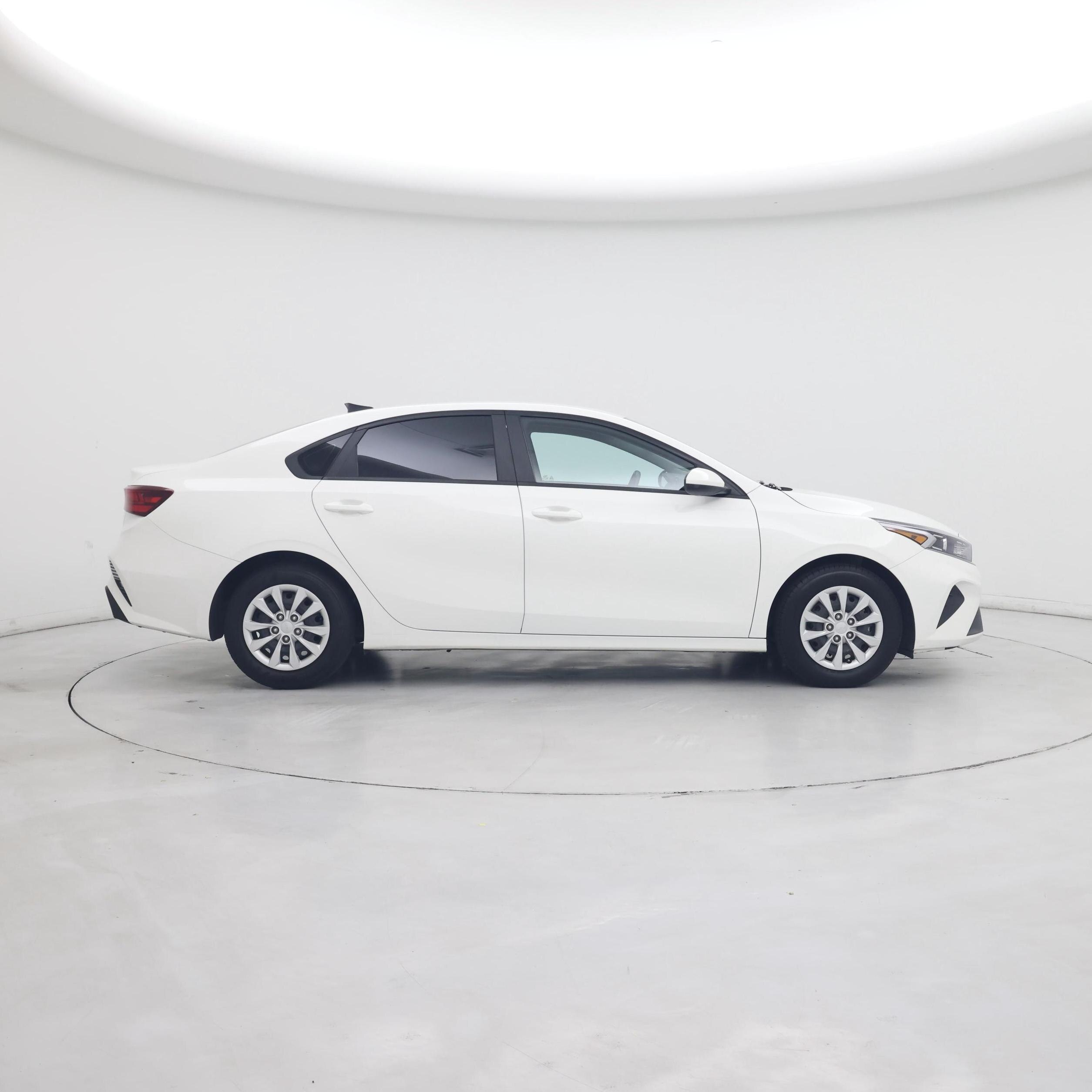 Thumbnail: 2023 Kia Forte - 7