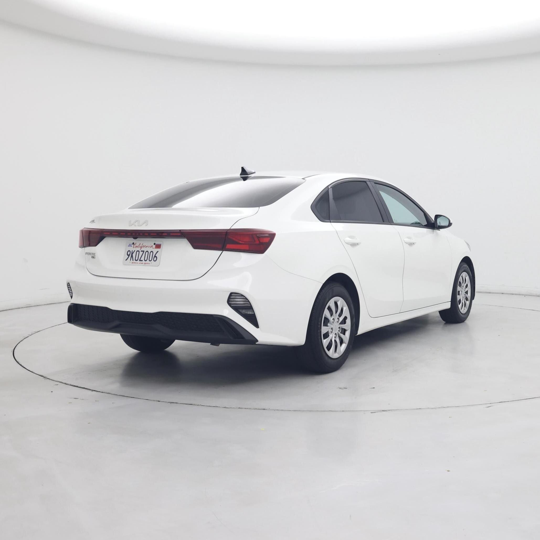 Thumbnail: 2023 Kia Forte - 8