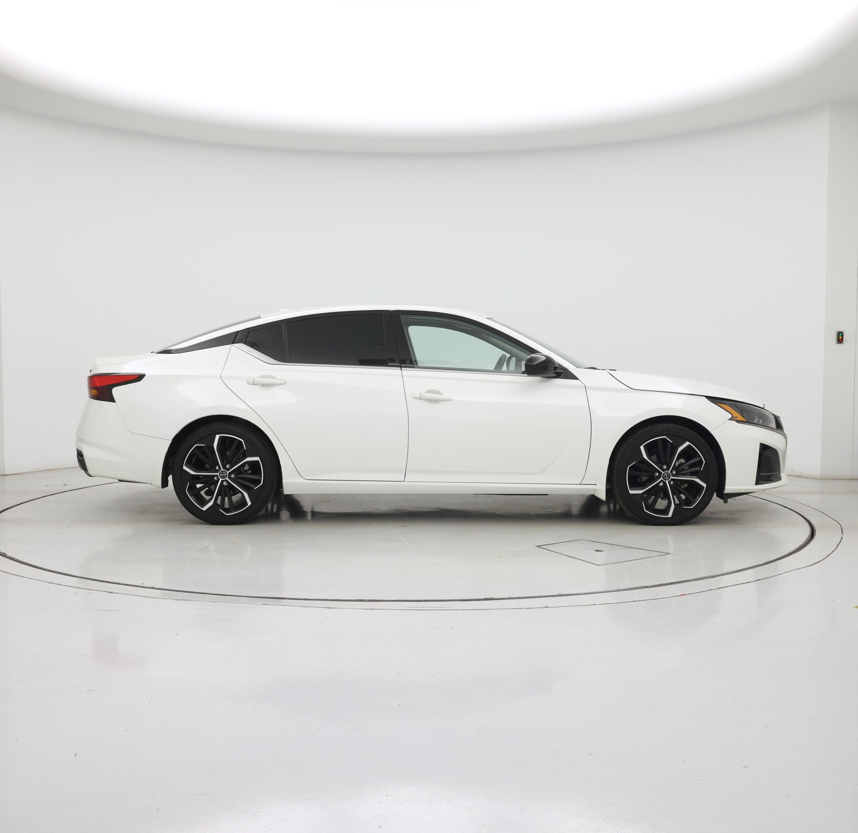 Thumbnail: 2023 Nissan Altima - 7