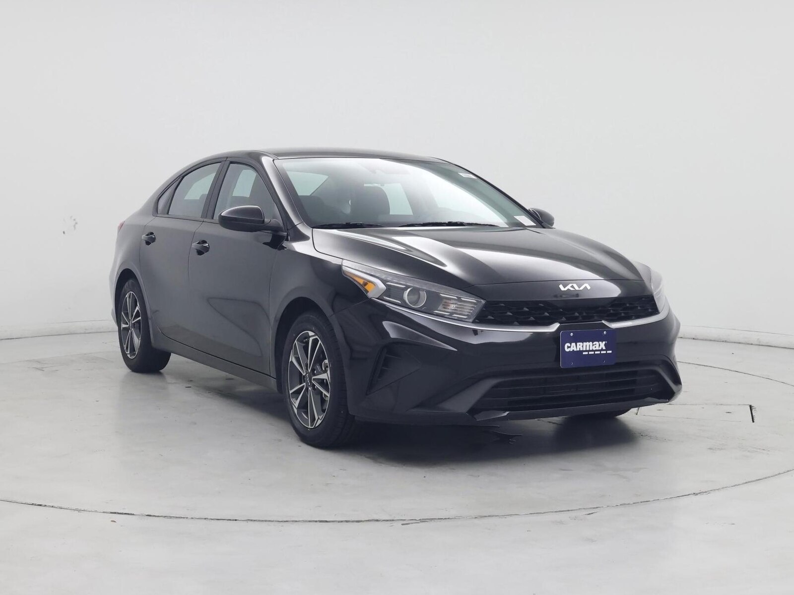 2024 Kia Forte LX - Photo 2