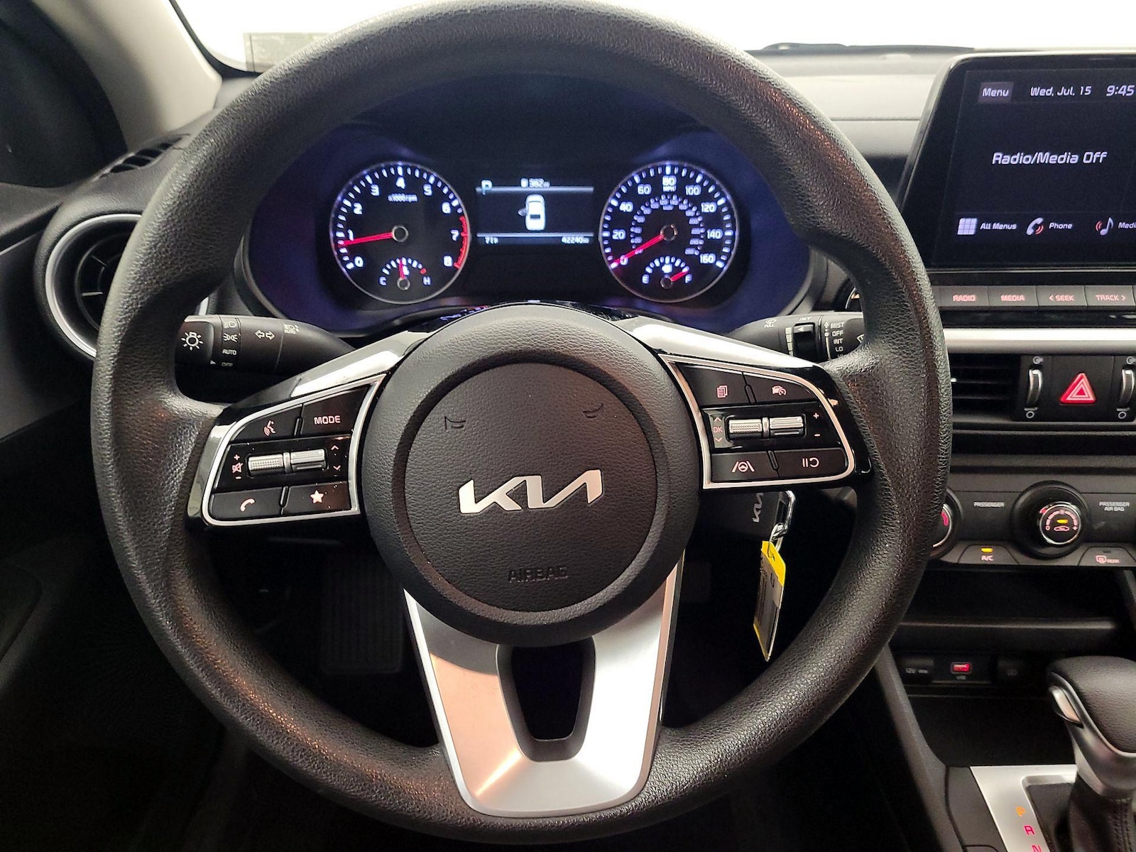 2024 Kia Forte LX - Photo 11