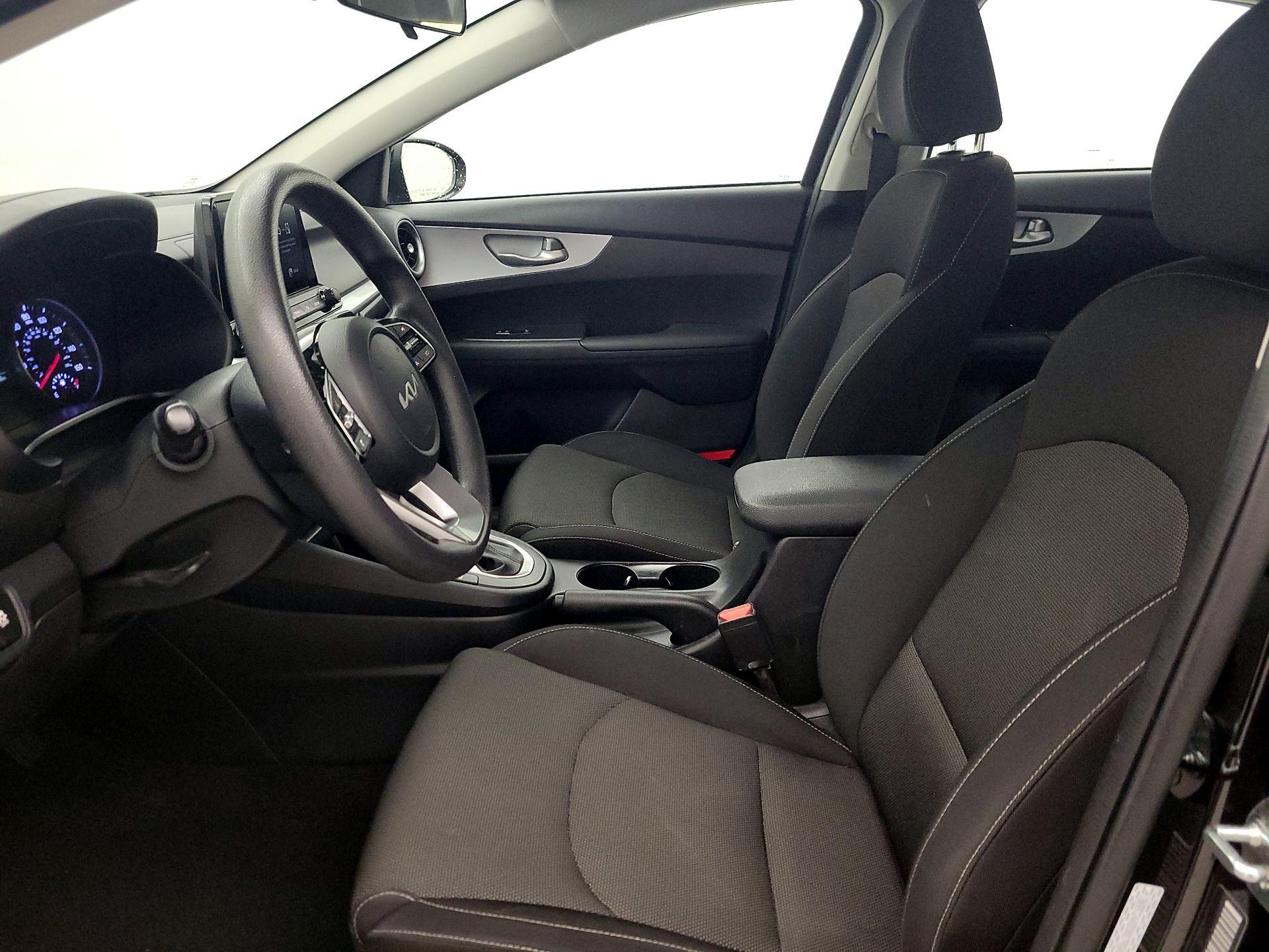 Thumbnail: 2024 Kia Forte - 11
