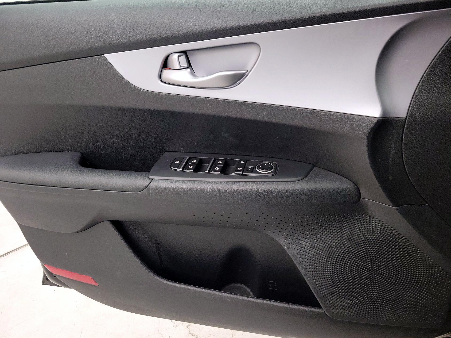 Thumbnail: 2024 Kia Forte - 12