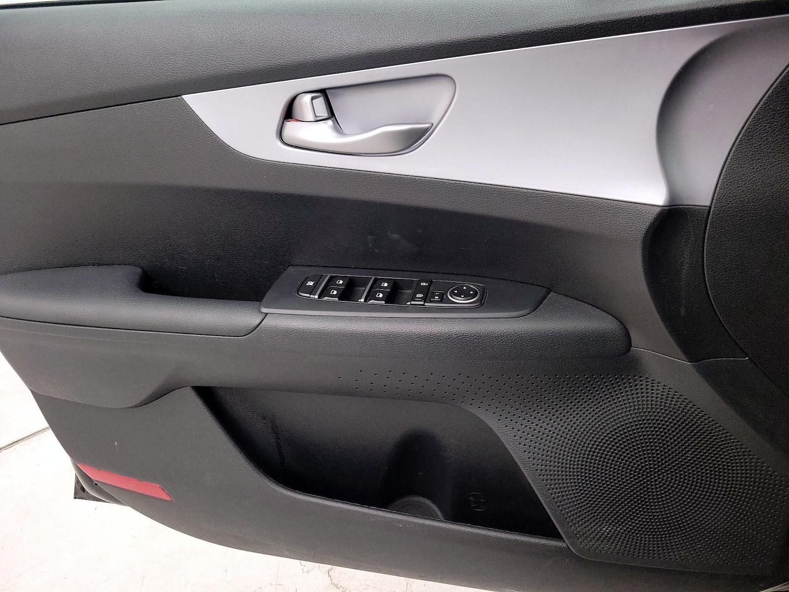 2024 Kia Forte LX - Photo 13